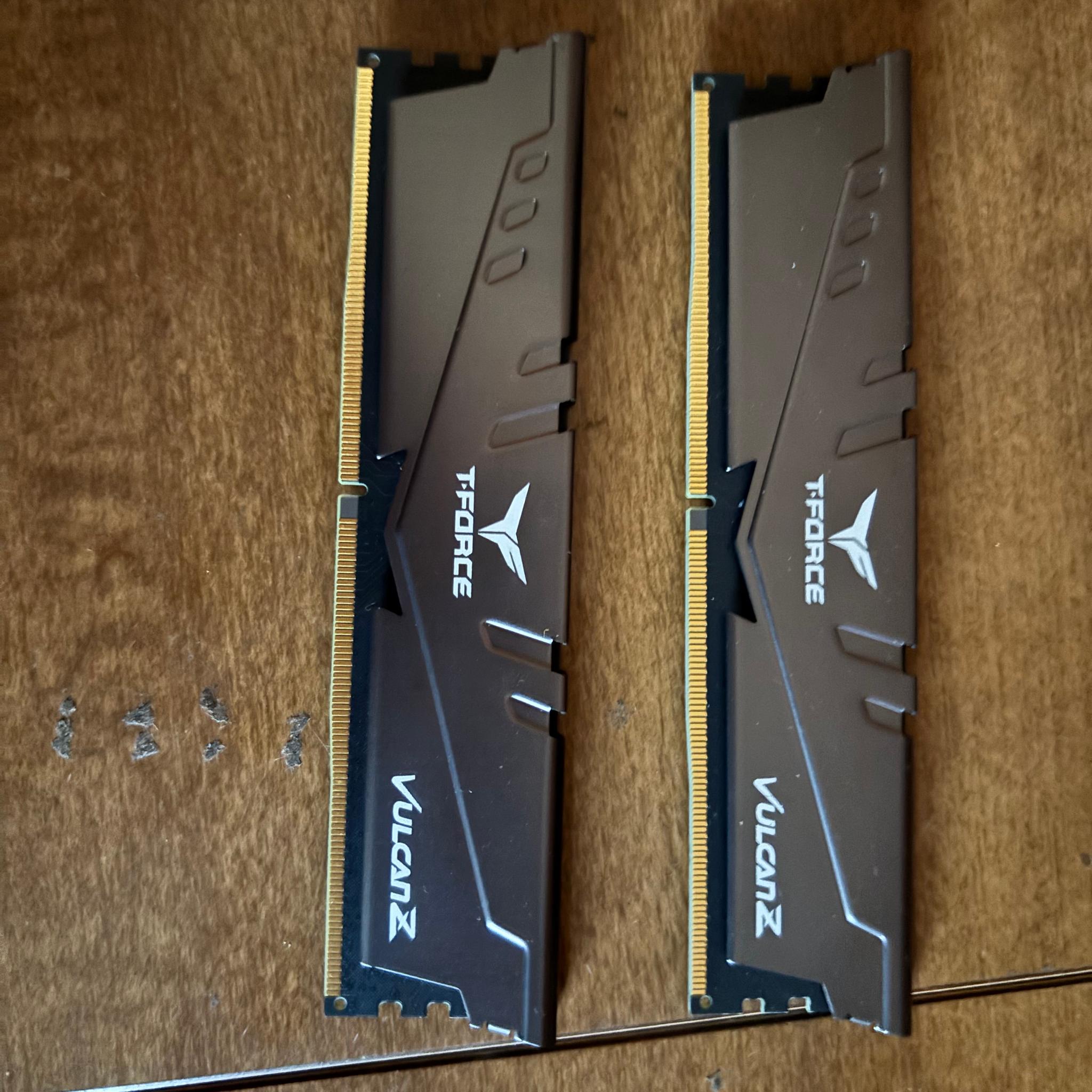 TEAMGROUP T-Force Vulcan Z 16GB (2x8GB) DDR4-3200 DIMM Desktop RAM
