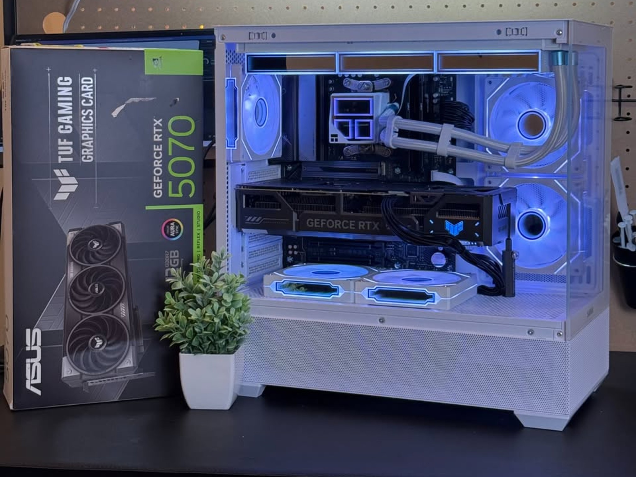 1440P / 4K Gaming PC | RTX 5070 | Ryzen 5 9600x | 32GB DDR5 RAM | 1TB | Windows 11
