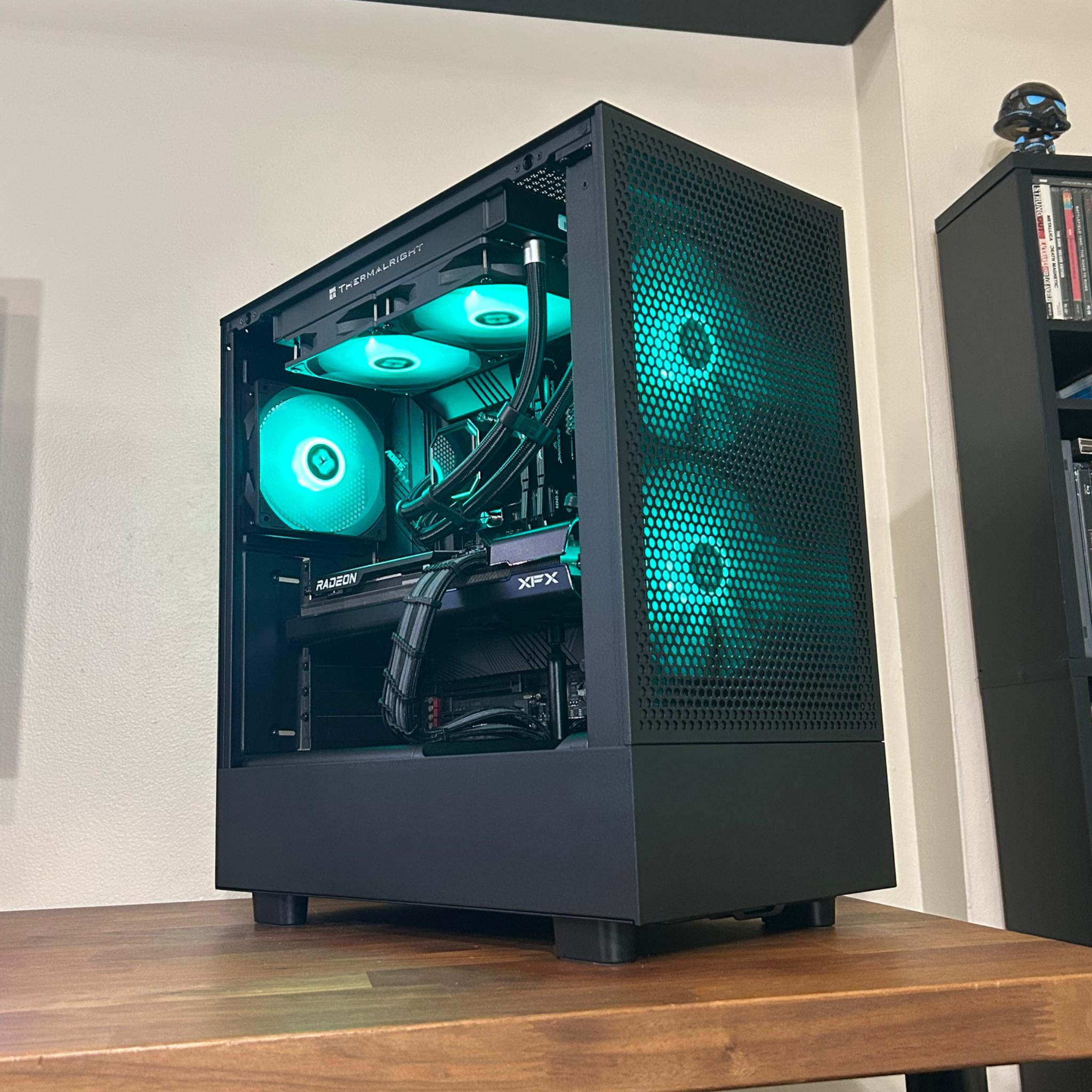 RX 7700XT 12GB | Intel i5 12600K | 32GB DDR4 | 1TB SSD | The Operator RX