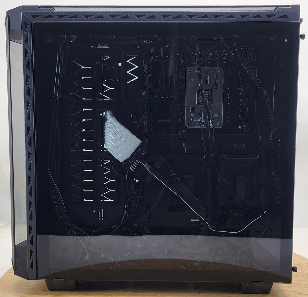 Gaming PC Ryzen 7 7700X 16GB RAM 1TB SSD RTX 4070 Ti 12GB Windows