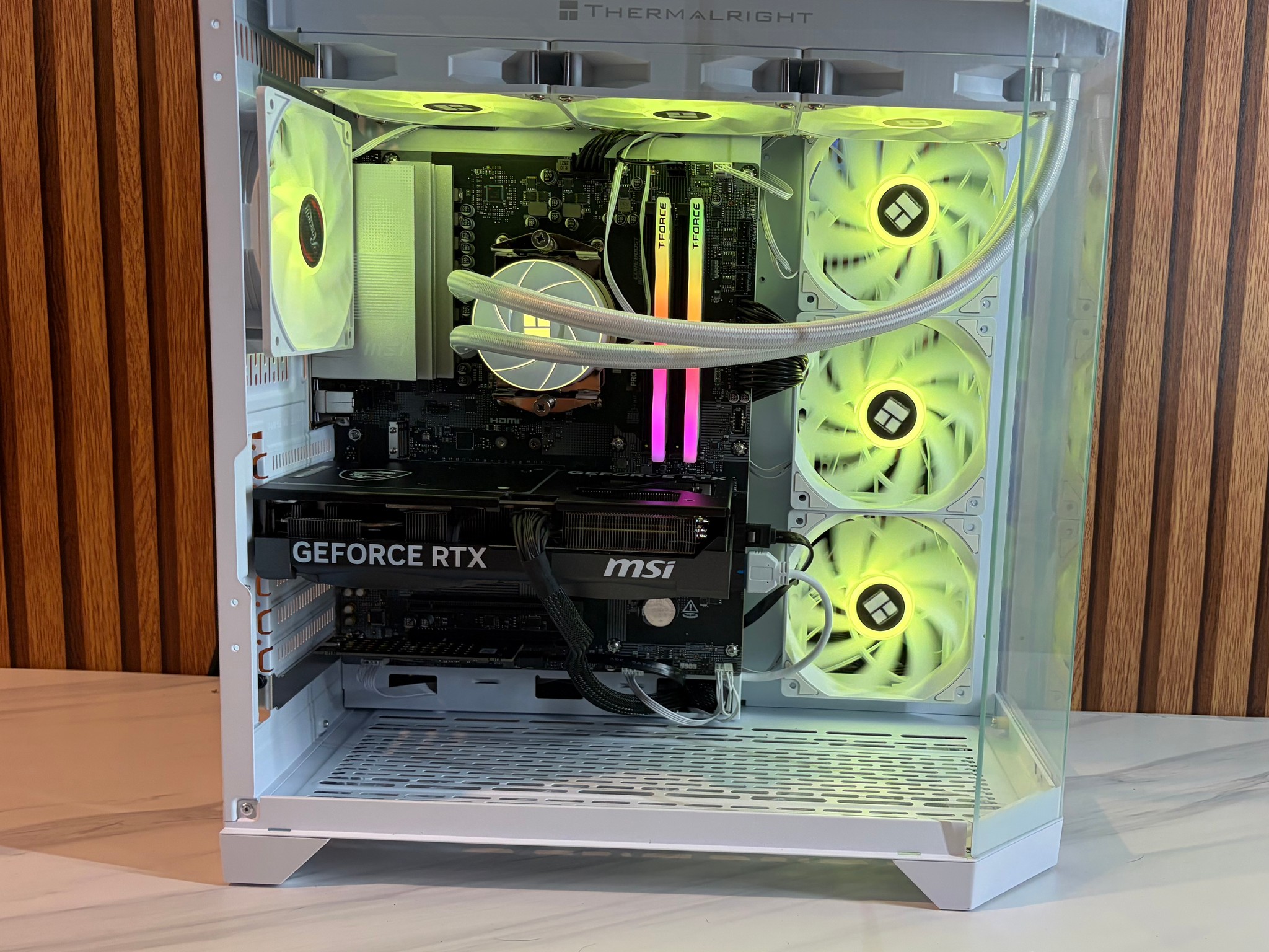 RTX 5070 | RYZEN 5 7600X | 1TB SSD | 16GB DDR5 | 360MM AIO