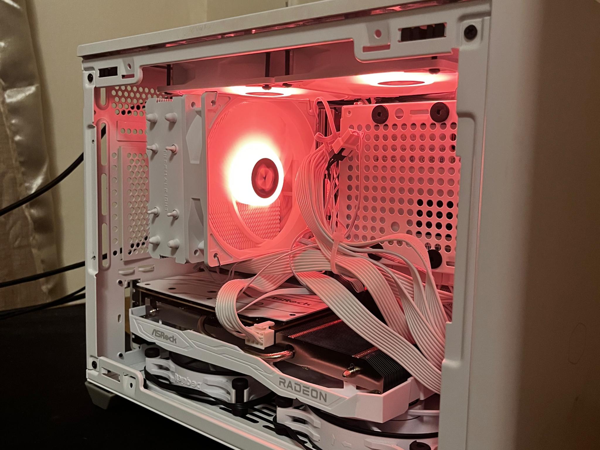 COMPACT ITX WHITE RGB GAMING PC