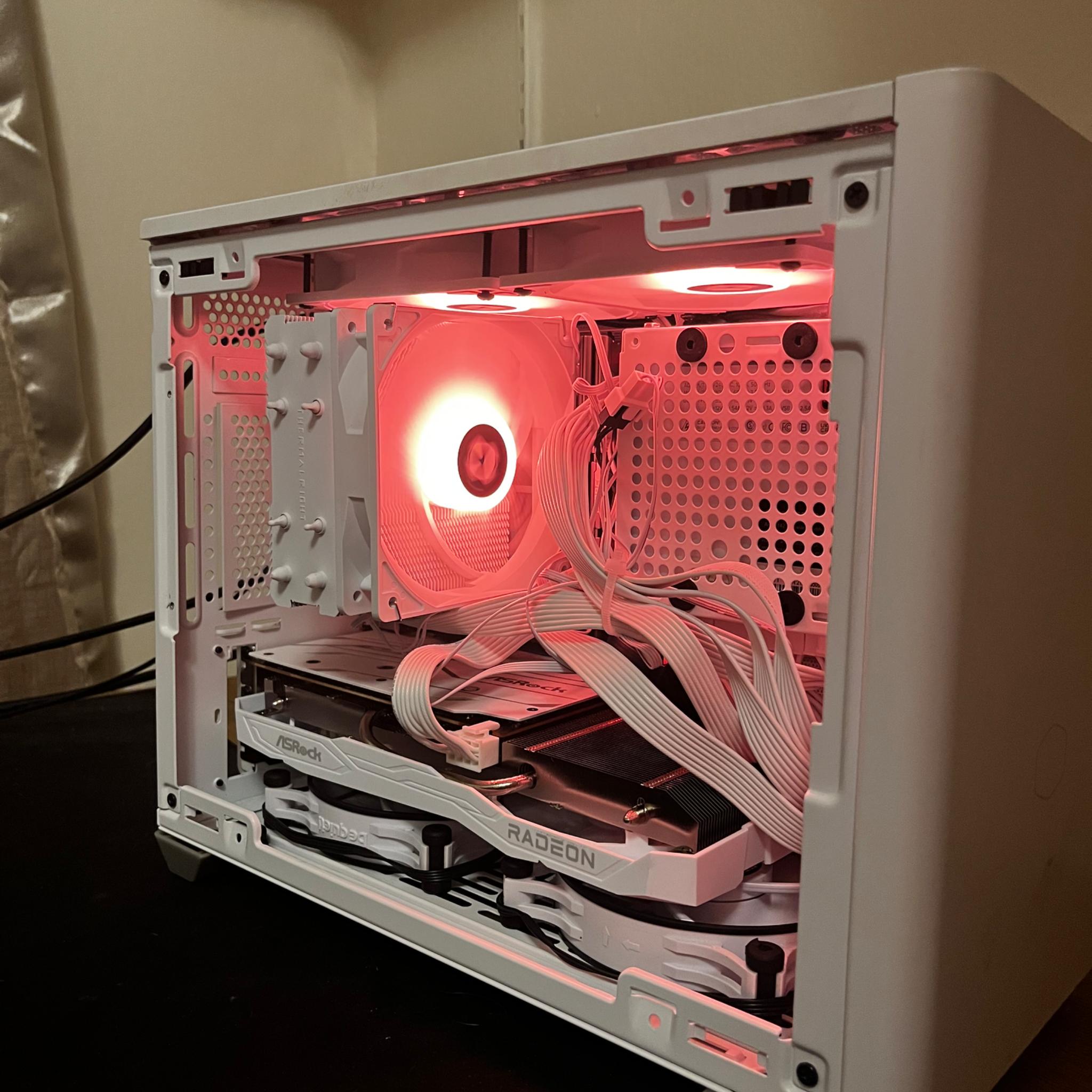 COMPACT ITX WHITE RGB GAMING PC