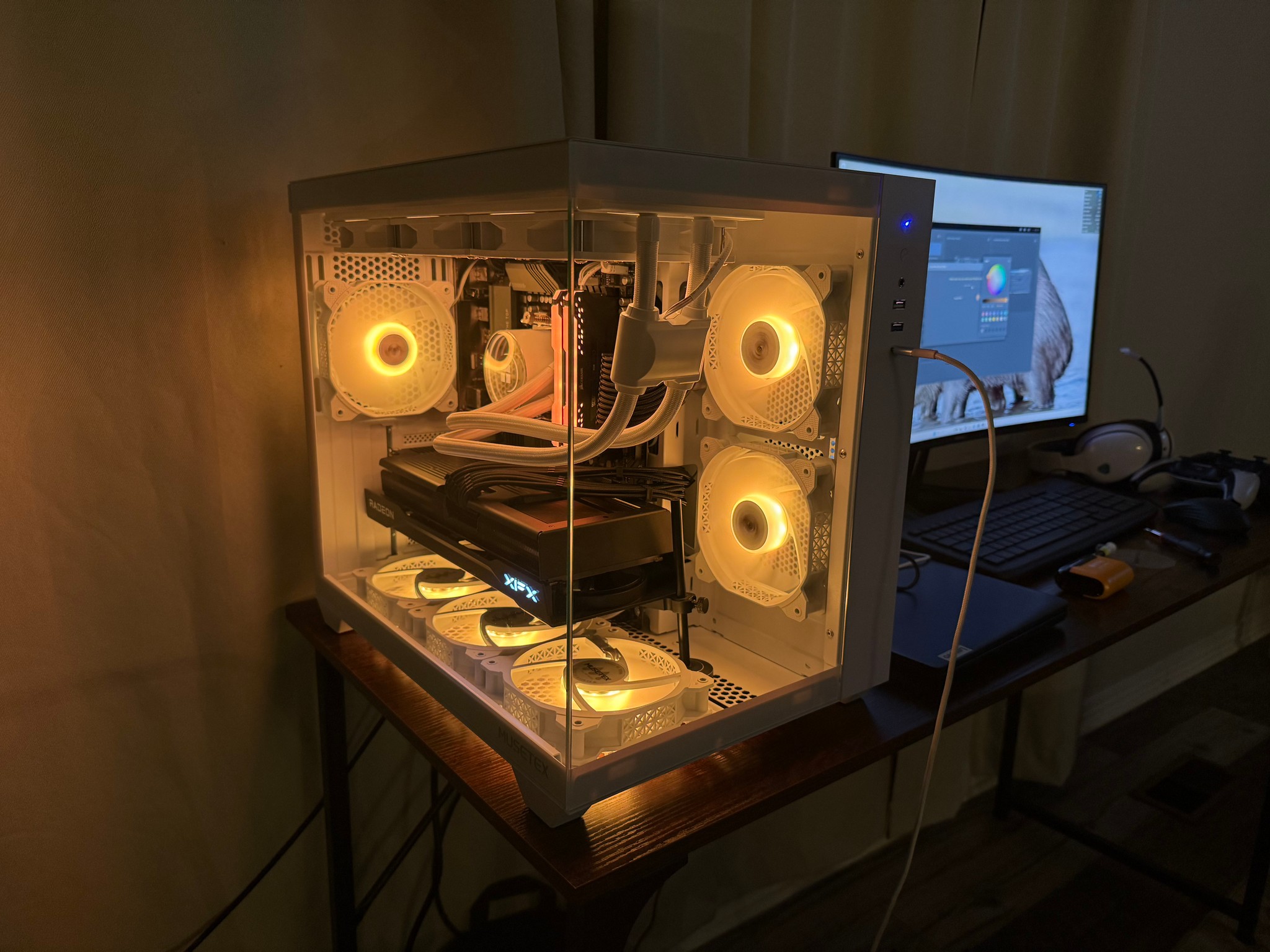 BRAND NEW WHITE GAMING PC – RX 9070 XT