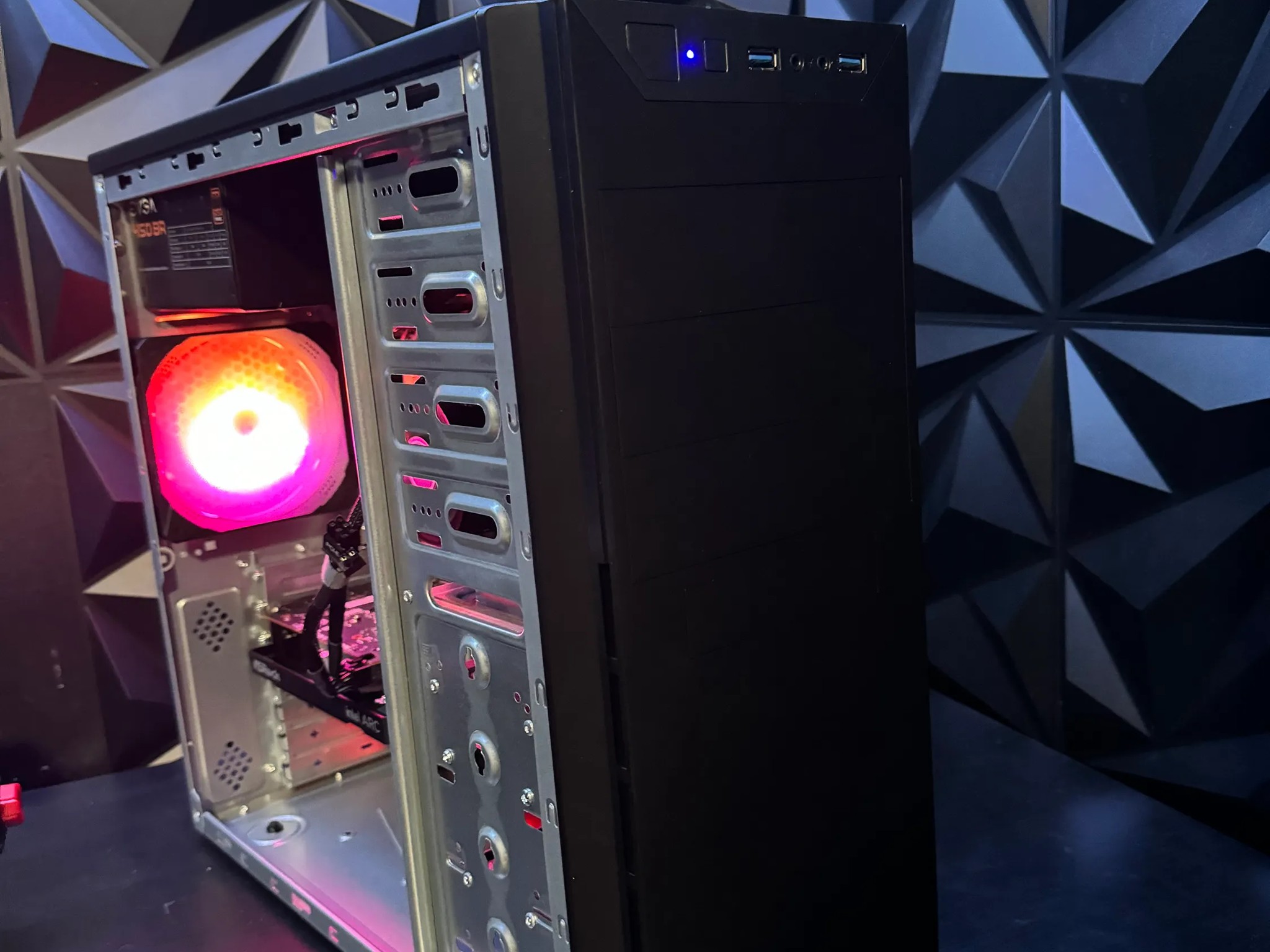 𖥔Black Budget Bomber𖥔 i5 6500|Intel Arc 380 | 16 GB DDR4 𖥔 Tusker Build 6580