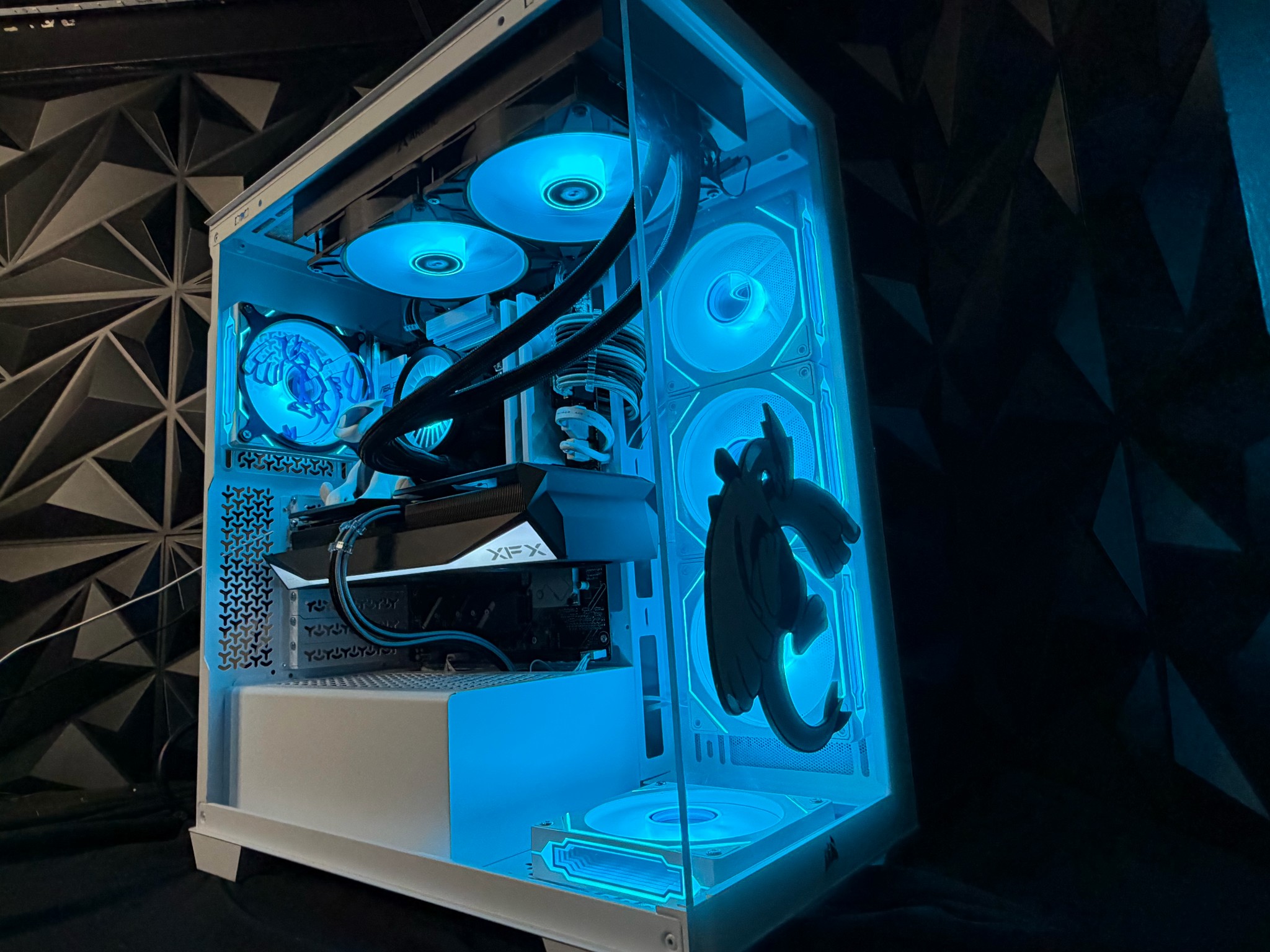 🌪️☁️ The Sky Tempest ☁️🌪️ Ryzen 5 7600X3D| RX 9060XT 16 GB| 32 GB DDR5| 2 TB NVMe