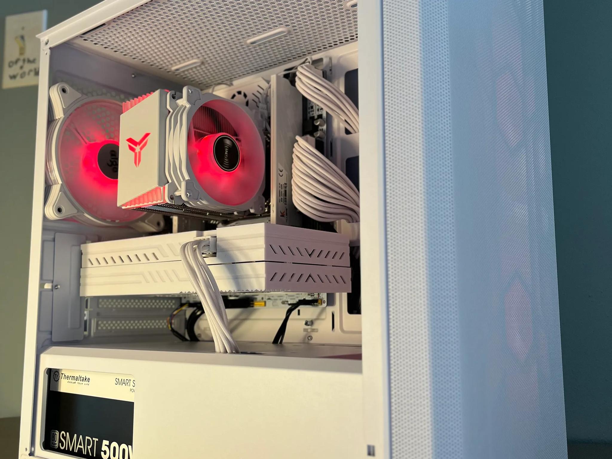 ⚪⚪ White Gaming PC⚪AMD RX 580 8GB⚪Intel i7 5930k⚪16GB DDR4⚪500GB NVME