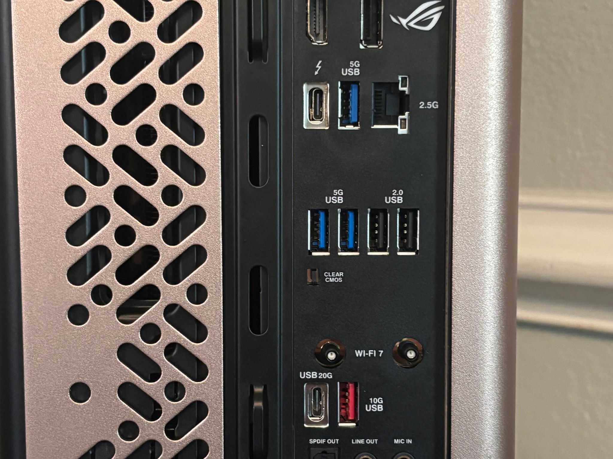 “Honey it’s for work” - 250k 5070 ITX PC