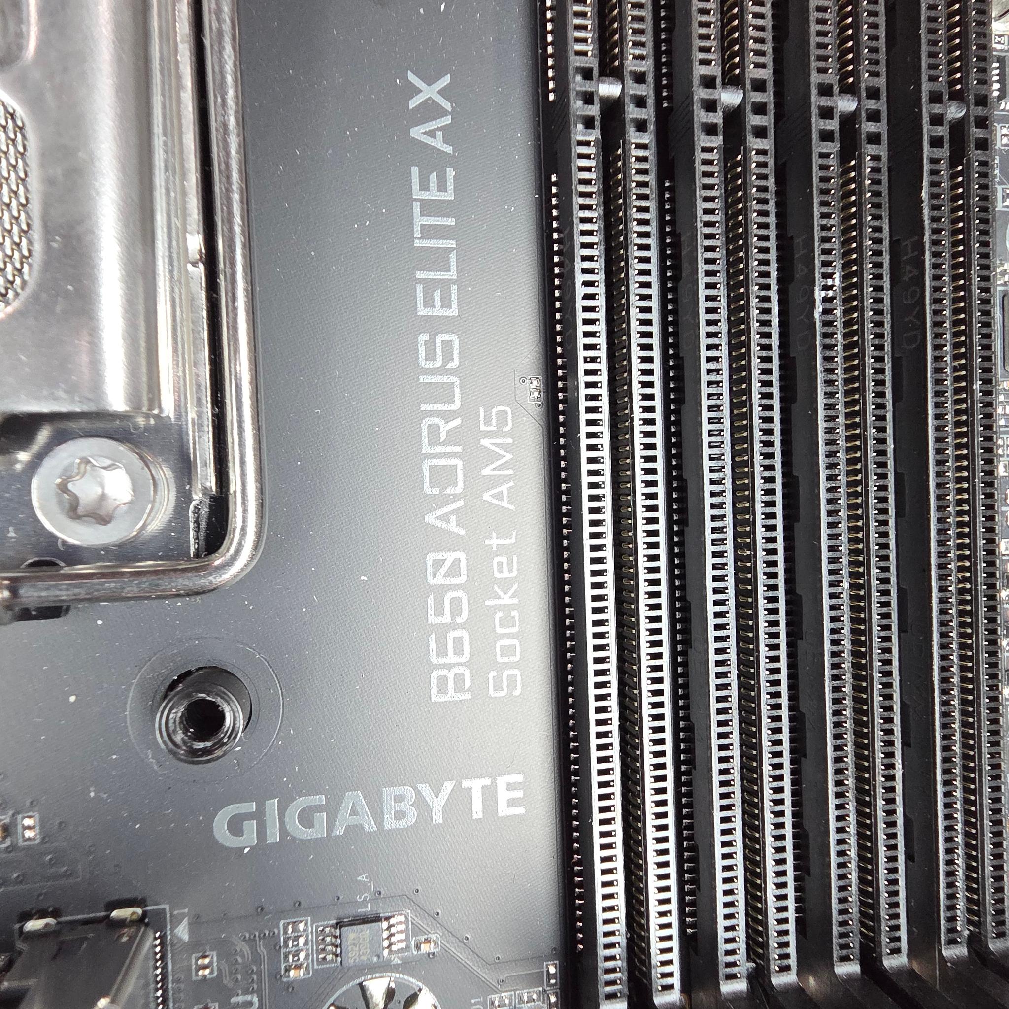 Gigabyte B650 Aorus Elite AX AM5 - FOR PARTS