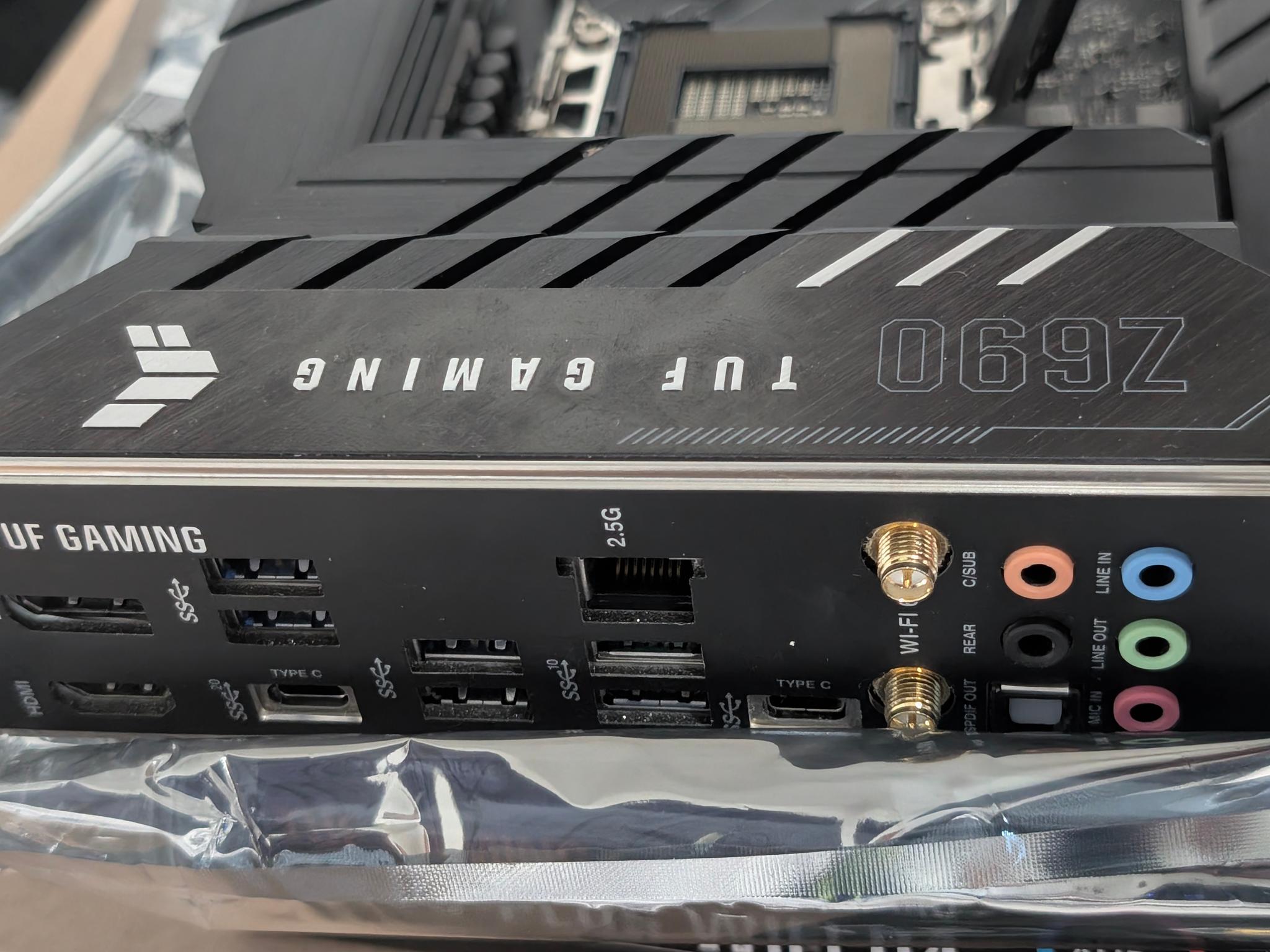 ASUS TUF GAMING Z690-PLUS WIFI D4 - Image 4