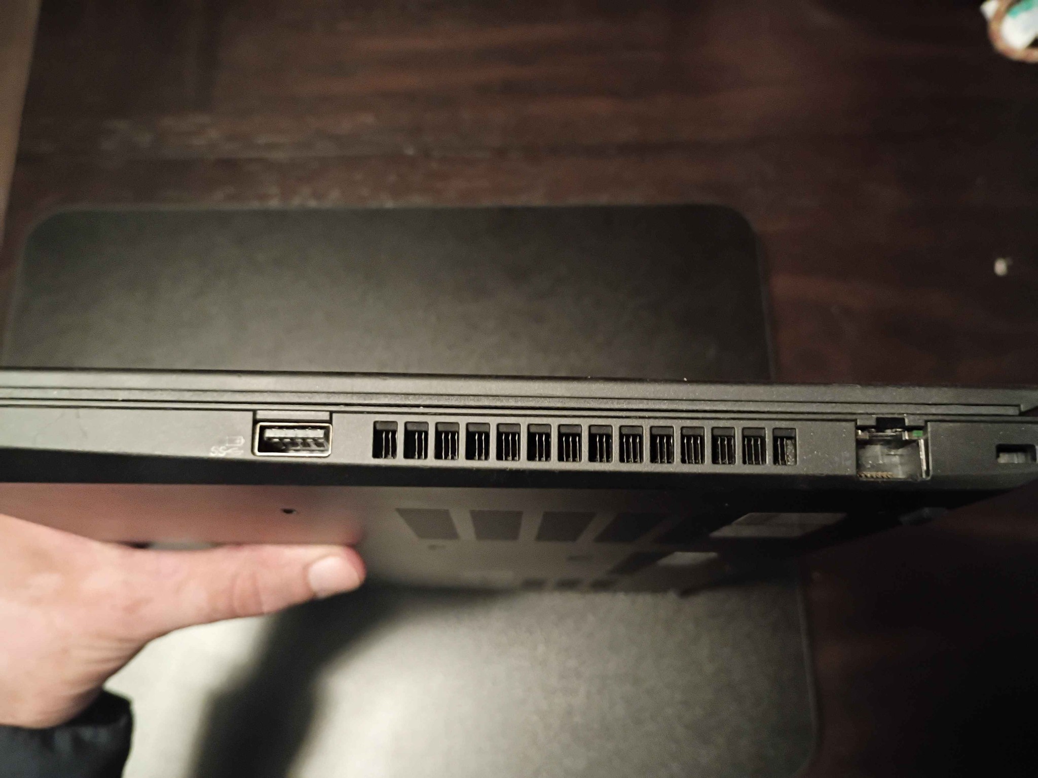 Lenovo Thinkpad T490 (i5-8365U // 16GB DDR4 // 256GB SSD // 1080p) - Linux Mint