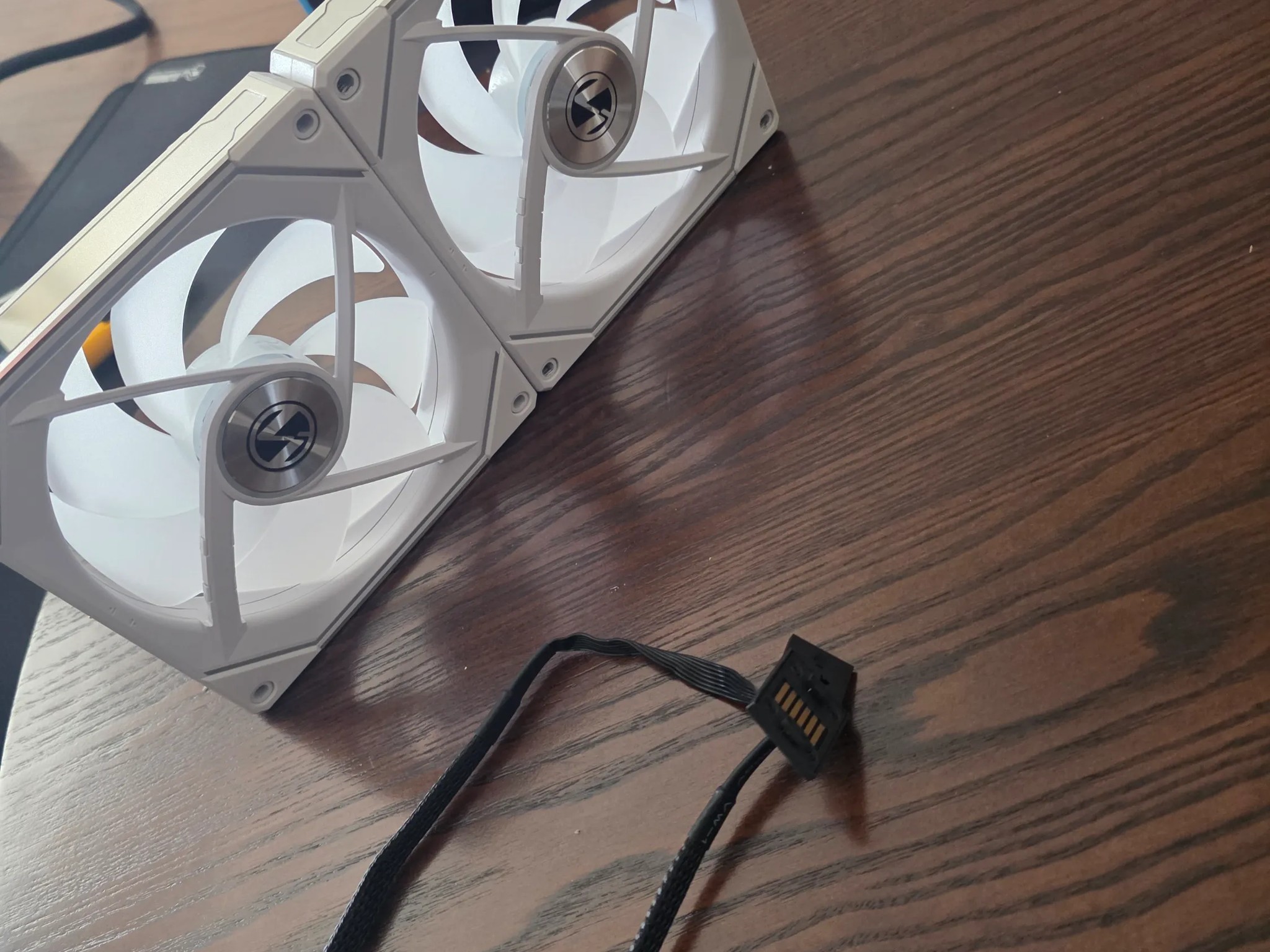 (2X) 140mm Lian Li UNI FAN SL-Infinity ARGB PWM Case Fan - 140mm, 6.5 Inches