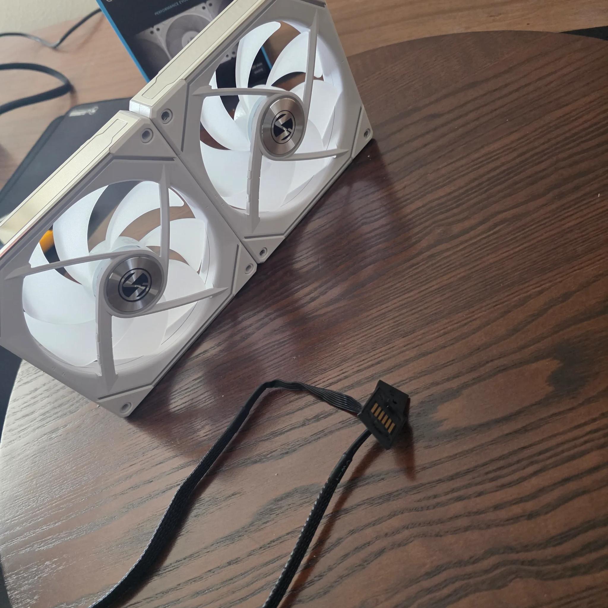 (2X) 140mm Lian Li UNI FAN SL-Infinity ARGB PWM Case Fan - 140mm, 6.5 Inches