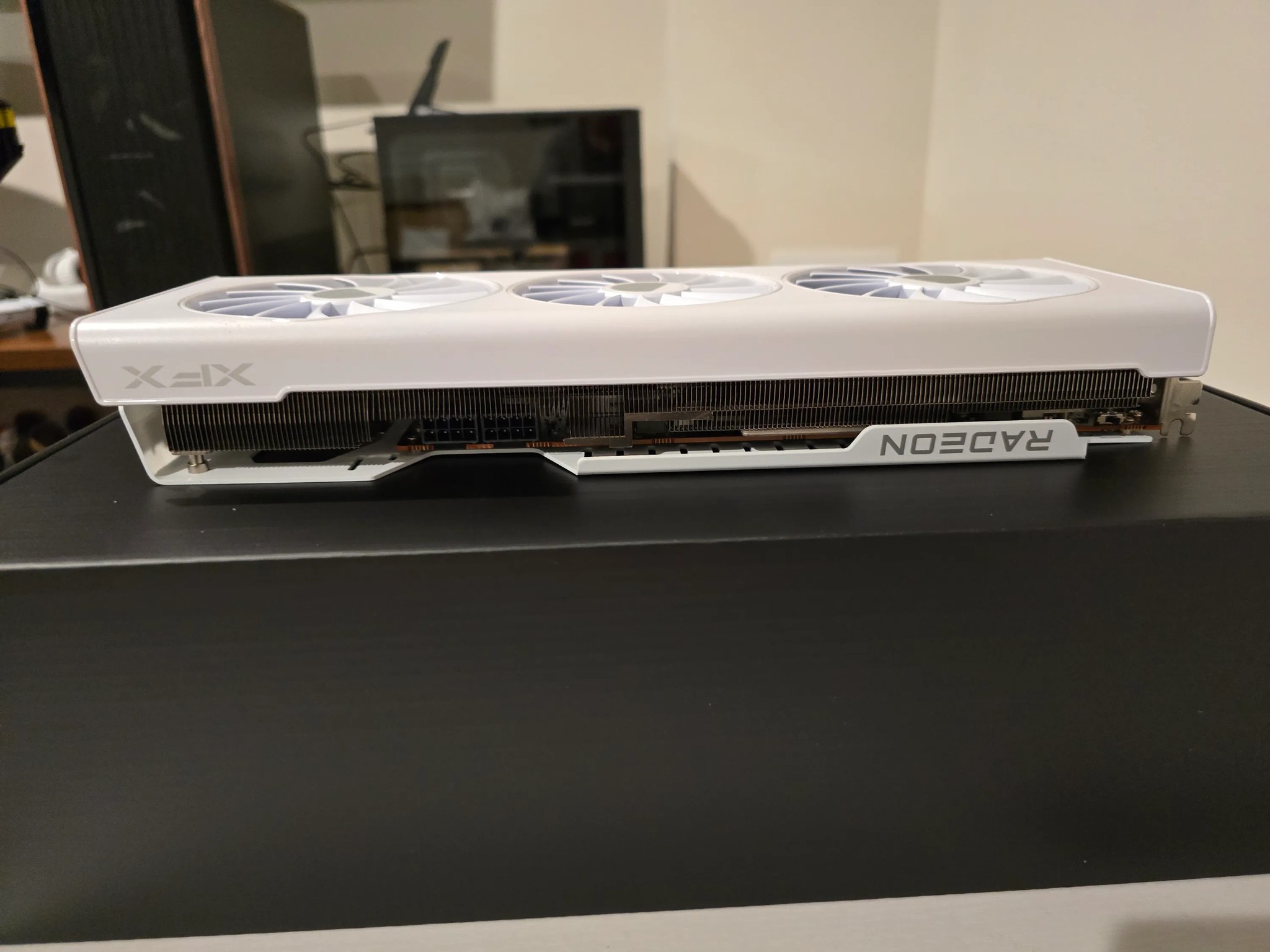 XFX Radeon RX 7800XT Quicksilver 319 White