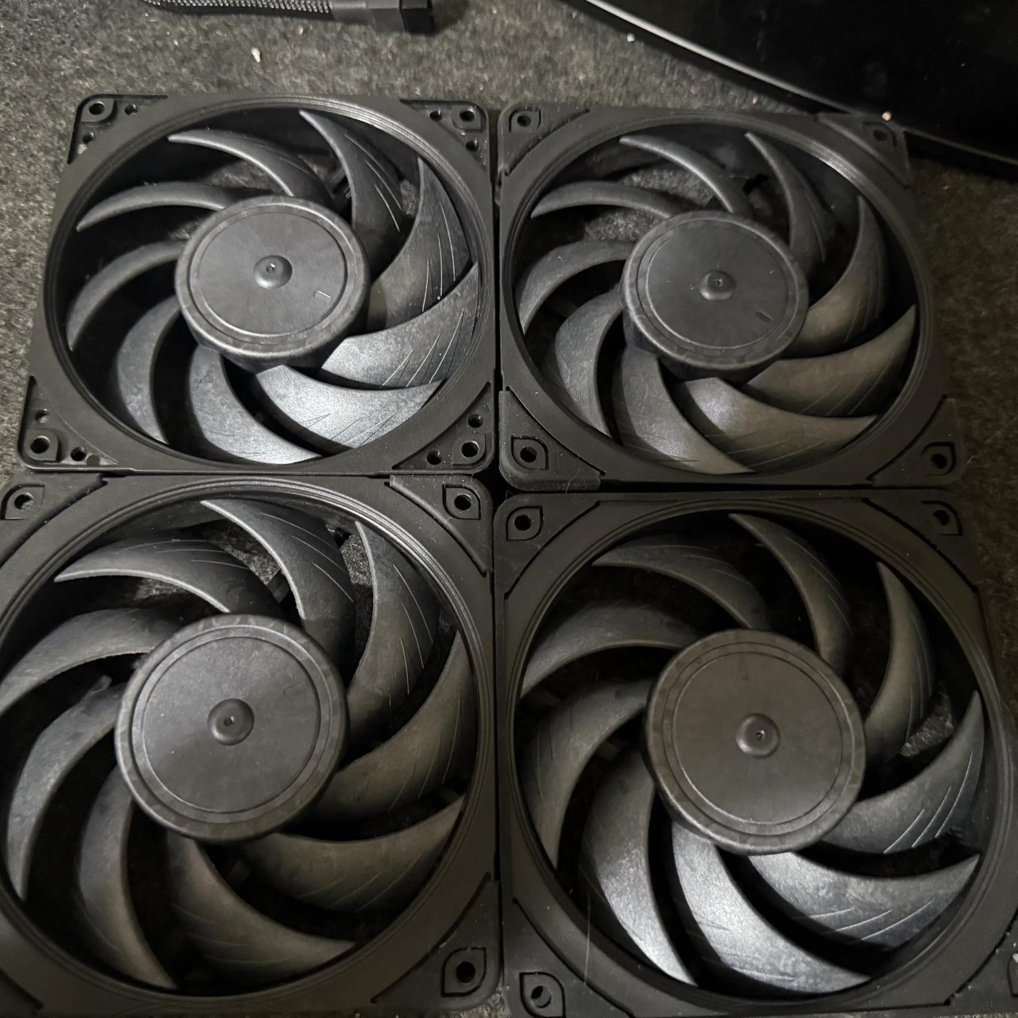 4xNoctua NF-A12x25 PWM chromax.Black.swap, Premium Quiet Fan, 4-Pin (120mm, Black)