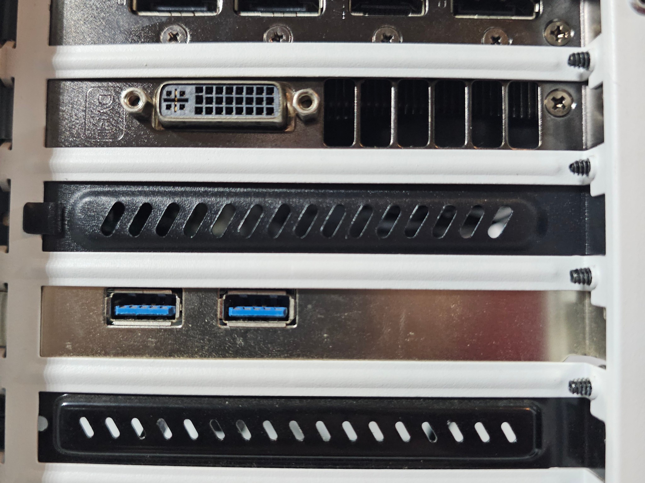Entry 1080p / GTX 980-ti 6GB / i7 4770 / 32GB DDR3 / 512GB SSD