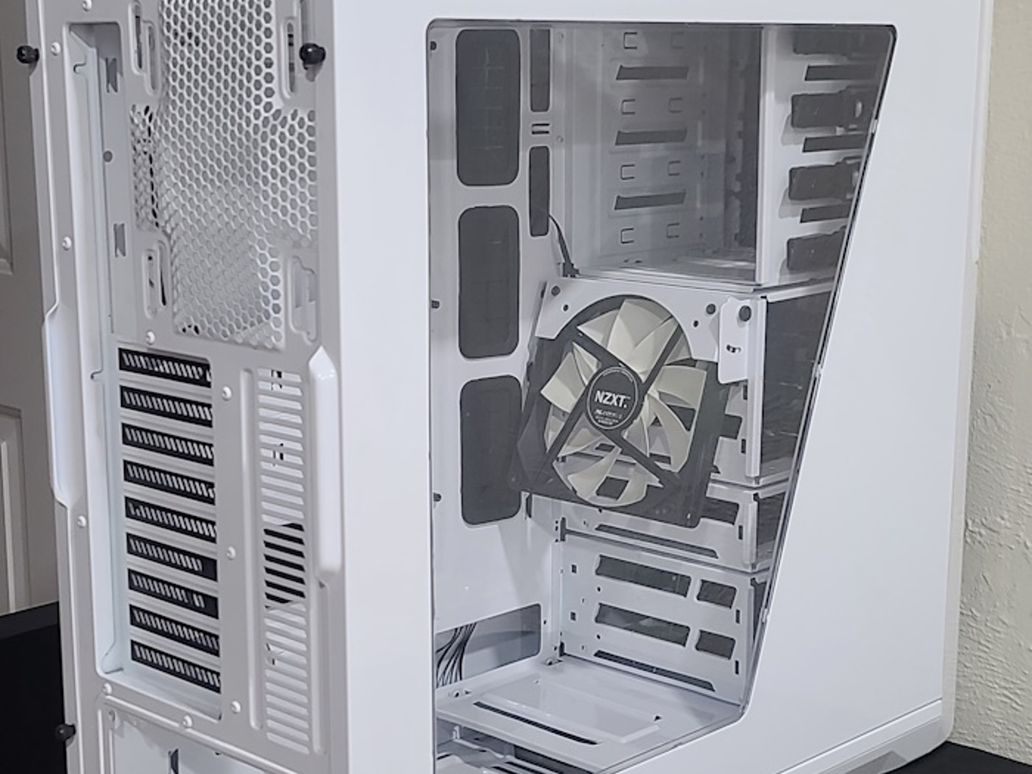 NZXT Phantom 630 Windowed Edition White Steel / Plastic ATX Full Tower Computer Case