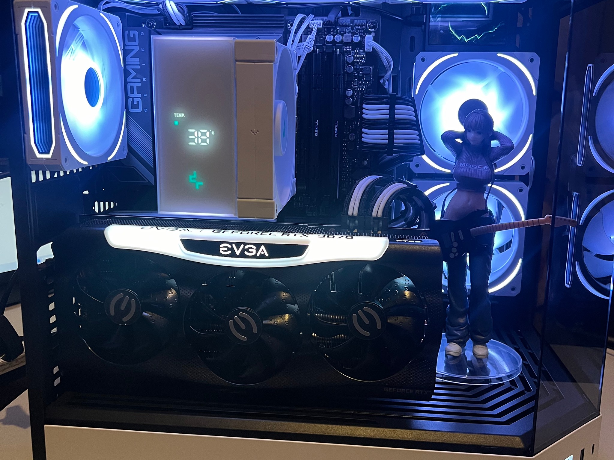 Hyte Y60 ❄️ Gaming PC | Ryzen 7 7800X3D | RTX 3070 | 32GB RAM | 1TB SSD/2TB HDD | Windows 11 Pro
