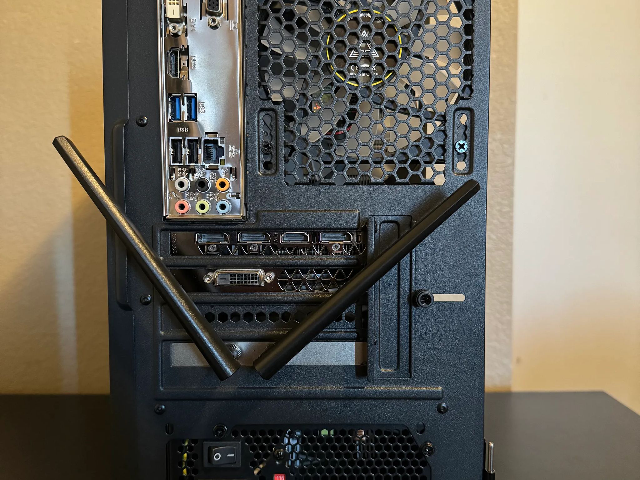 i7 4770K | GTX 1060 6GB | 1TB STORAGE | WIFI | BLUETOOTH