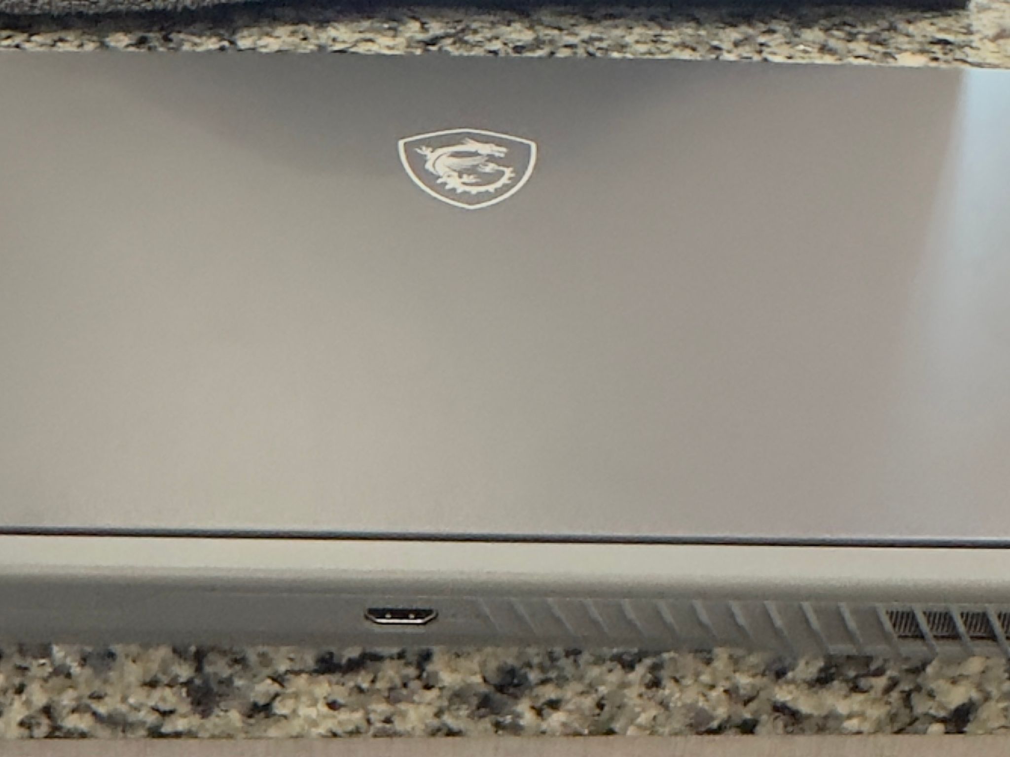 THIN 15 B13VE RTX 4050