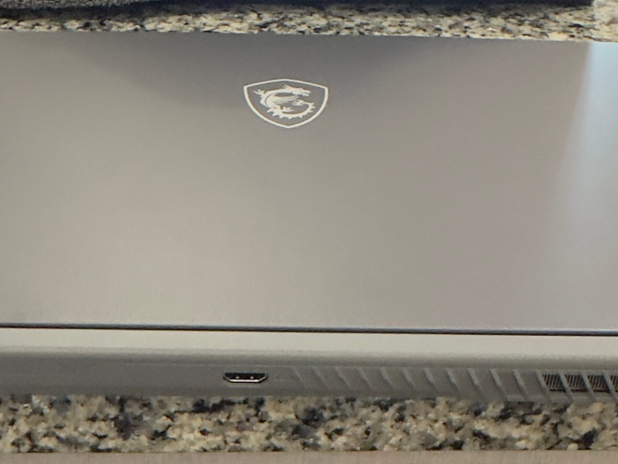 THIN 15 B13VE RTX 4050