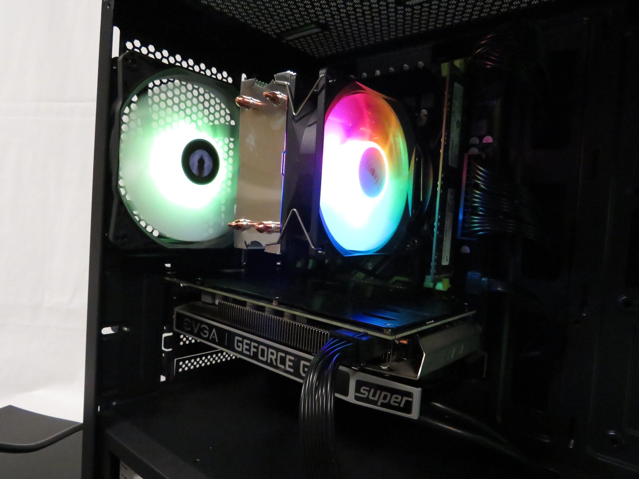 Budget GAMER! EVGA 1660 Super + Intel Xeon E5 2650 V4 + 32 GB DDR4 + 1 TB 2.5in SSD