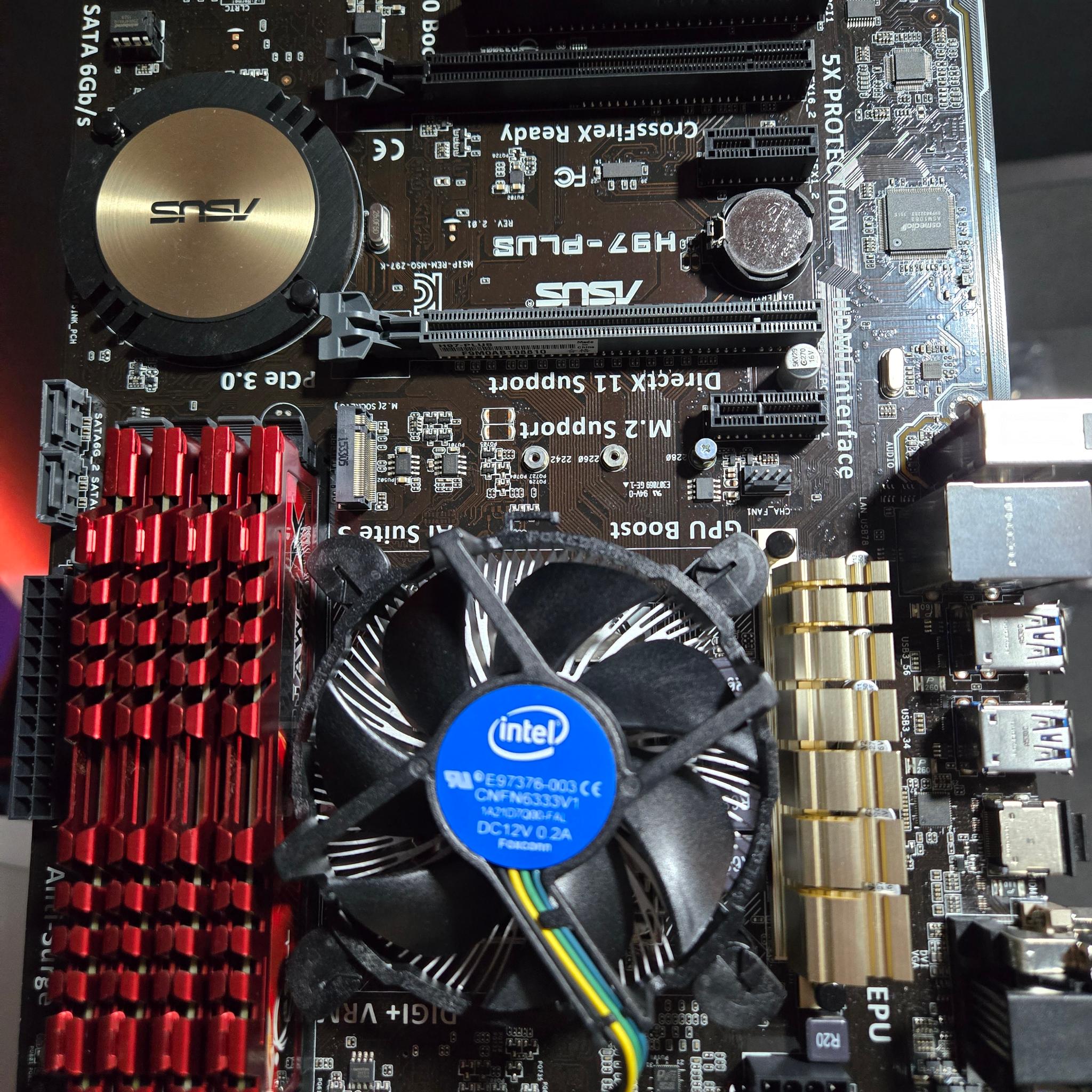 I7 4790k and motherboard with 32gb DDR3 and CPU Cooler
