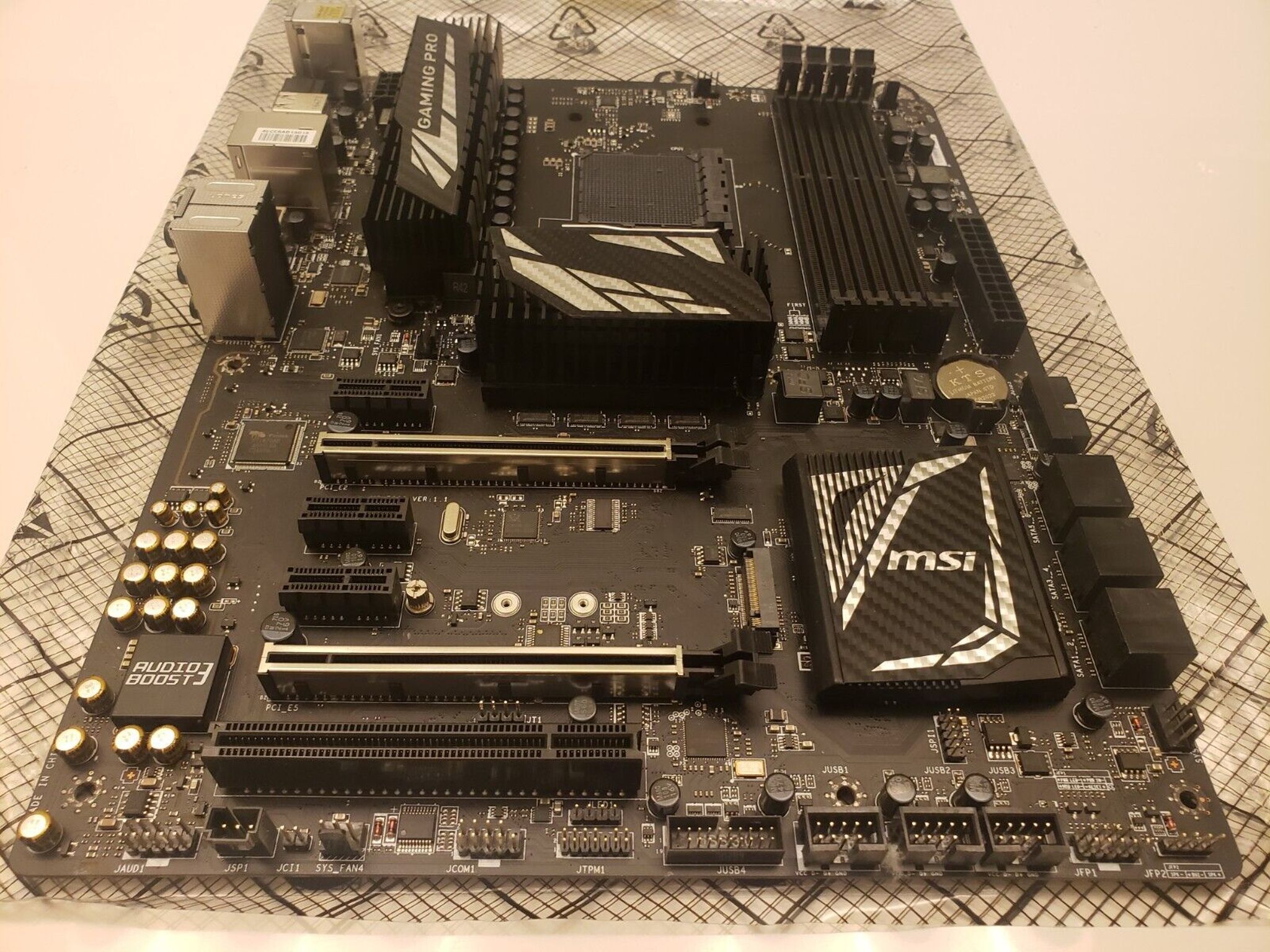 MSI 970A GAMING PRO CARBON AM3+ Including 32GB Corsair 2400 MHz Ram