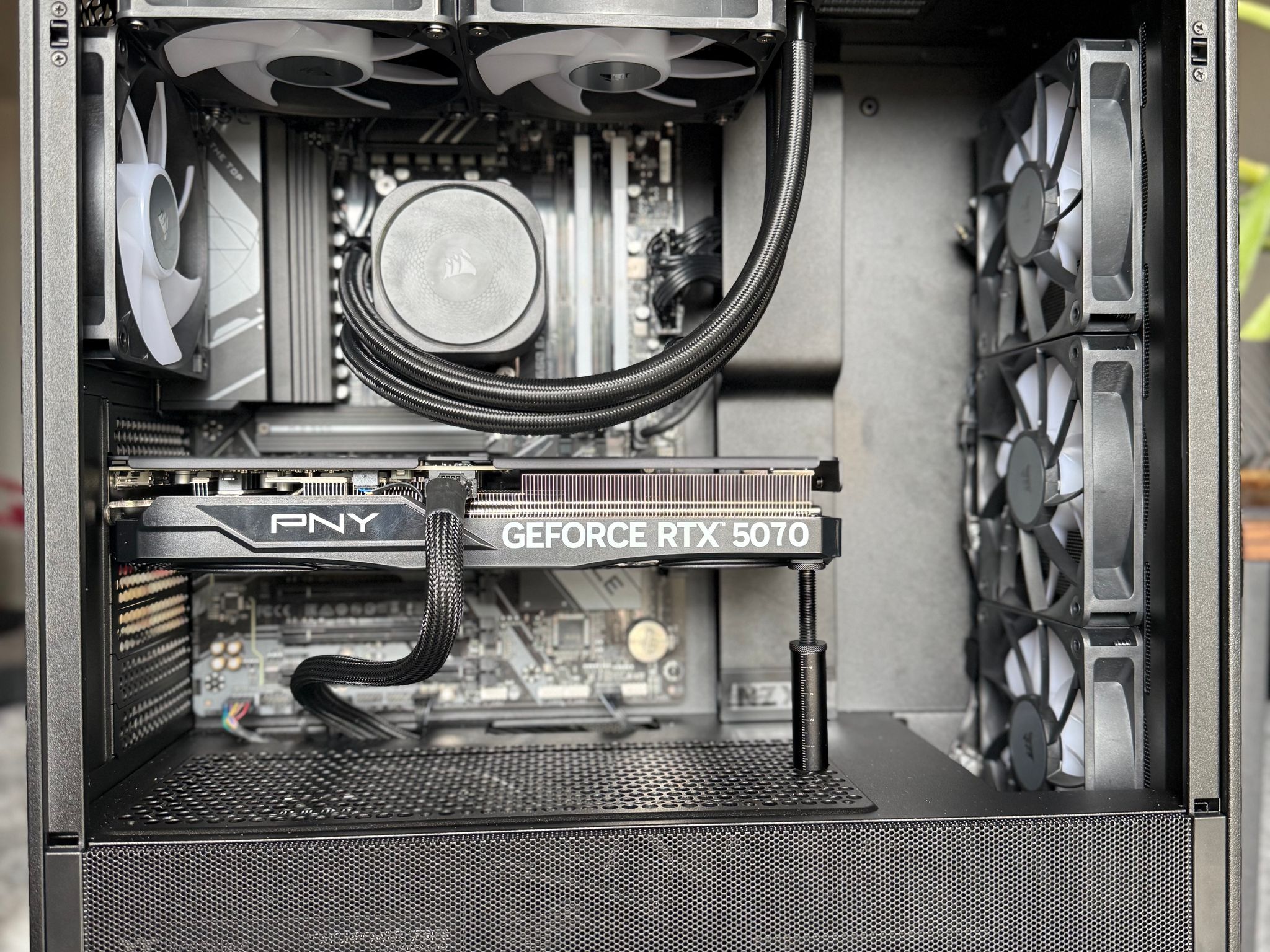 RTX 5070 - 7600X - 2TB NVMe Gaming Pc