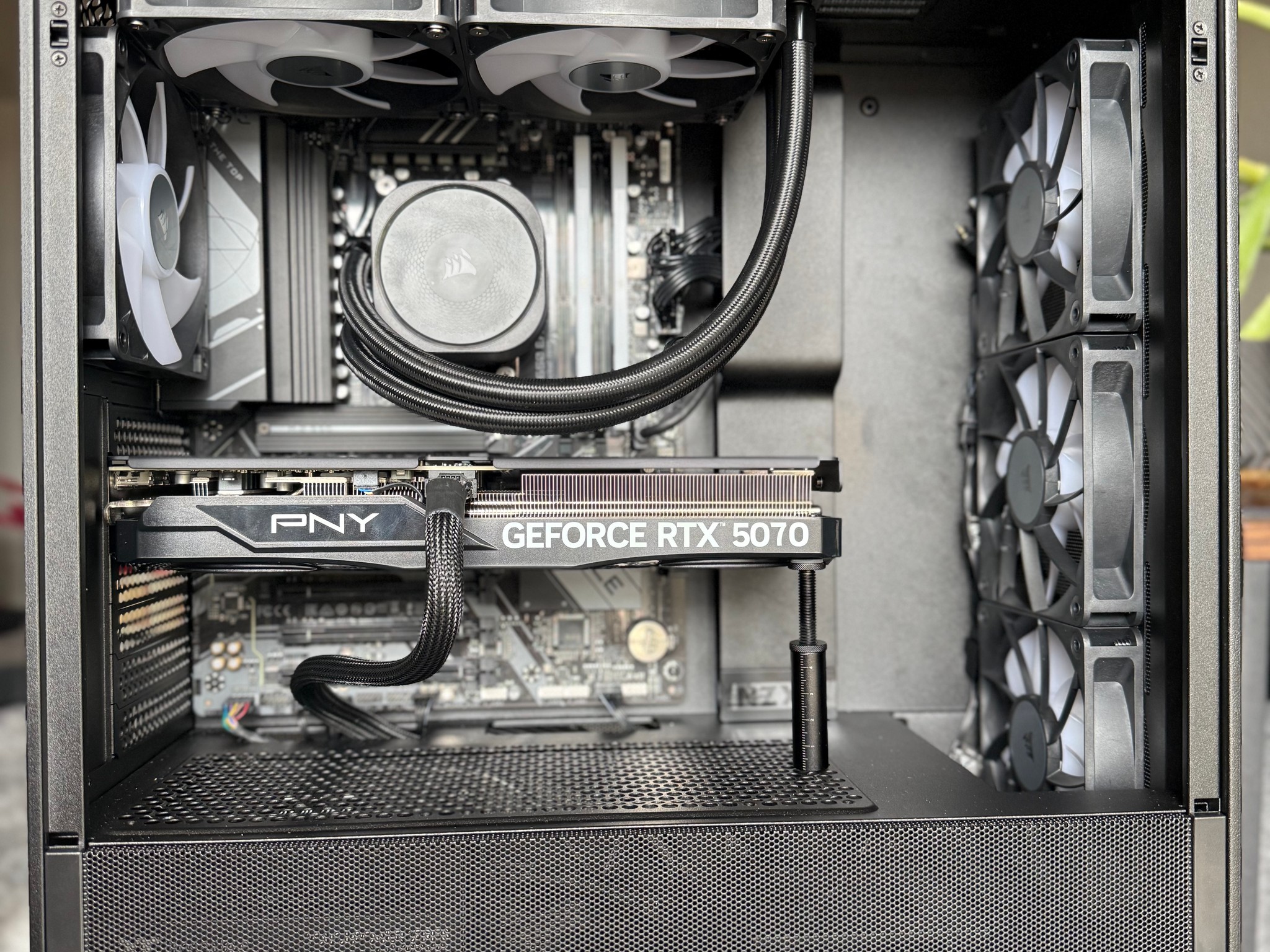 RTX 5070 - 7600X - 2TB Gaming Pc