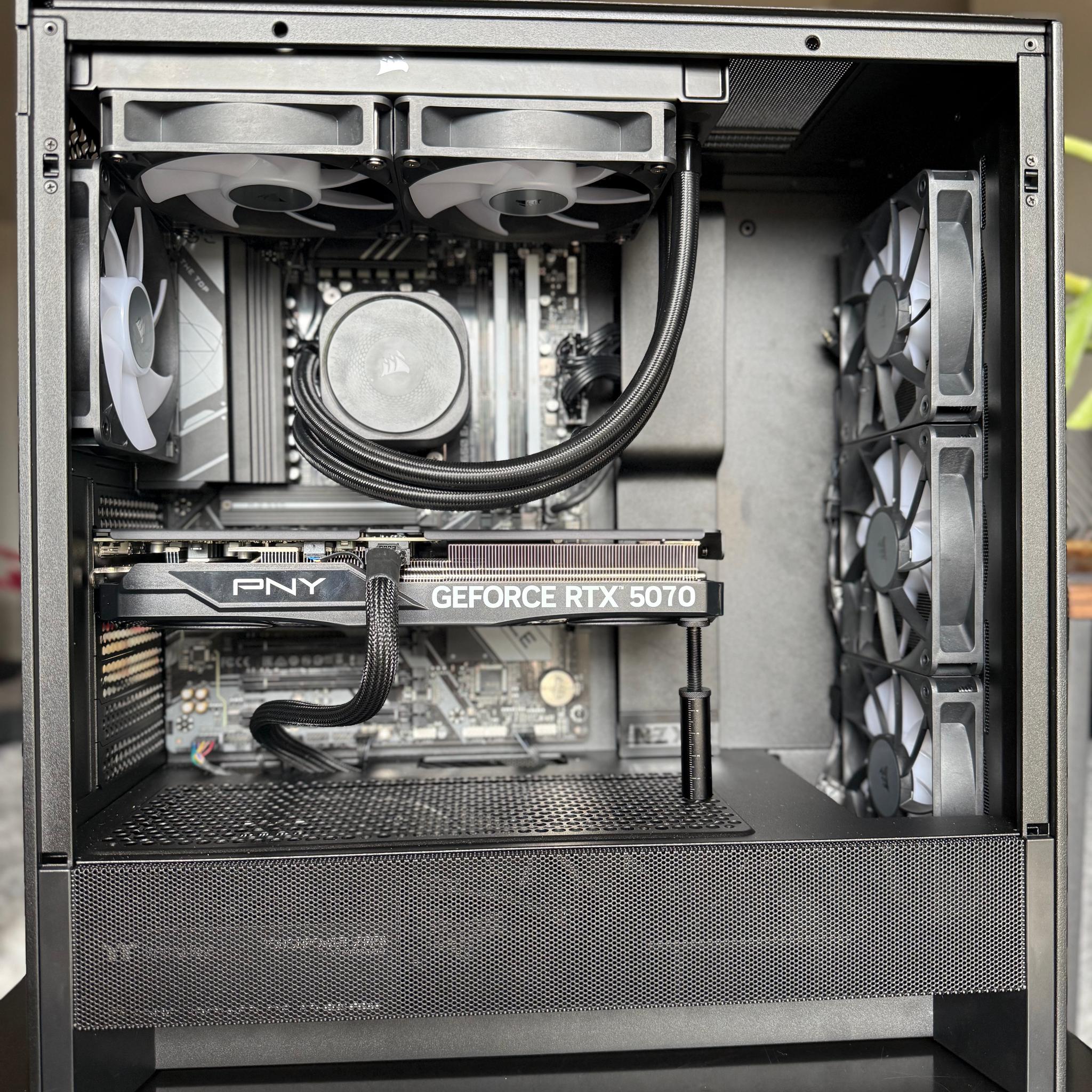 RTX 5070 - 7600X - 2TB NVMe Gaming Pc