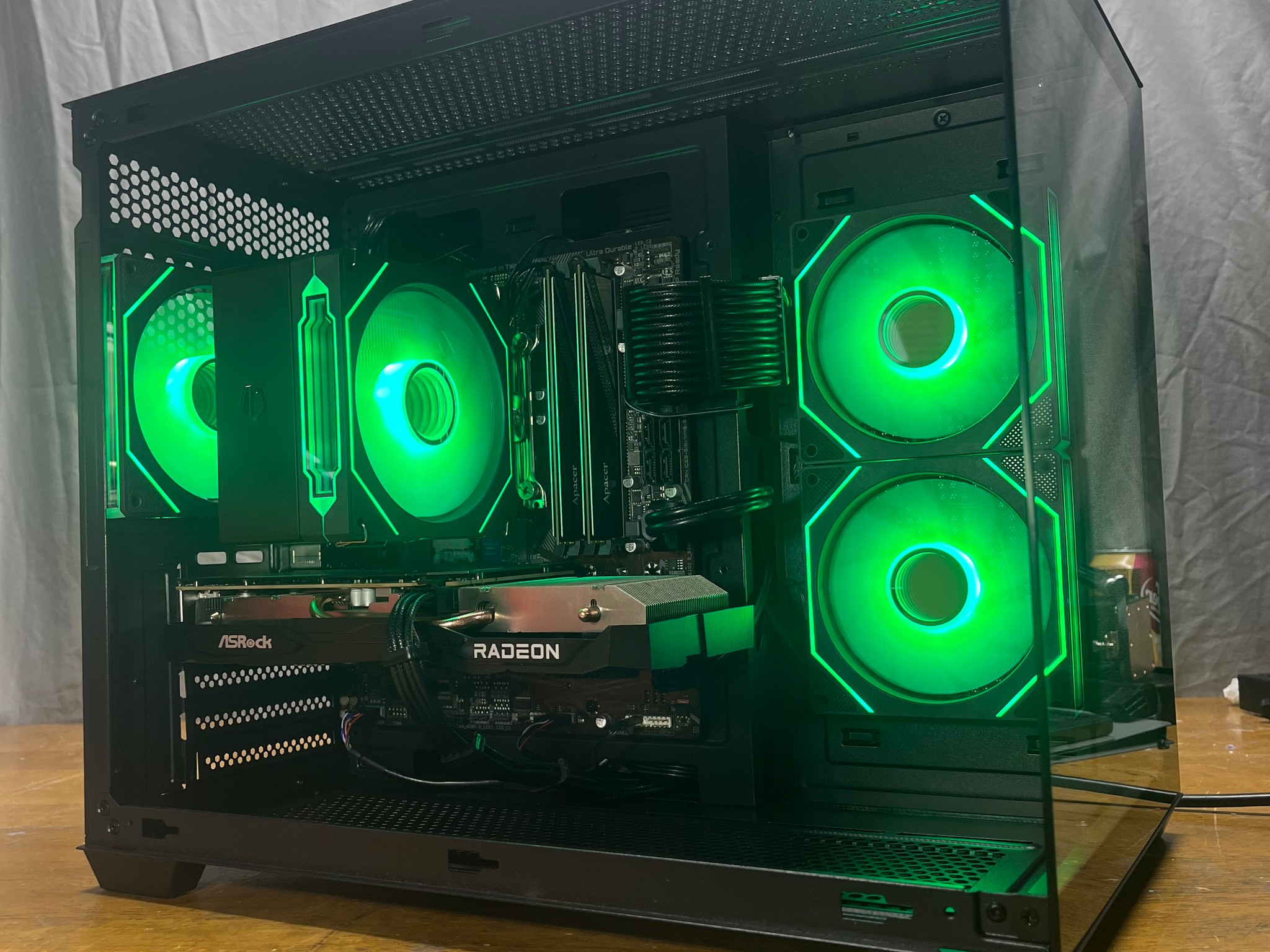 RX 6600 | i5 10400F | 16GB RAM | Gaming PC