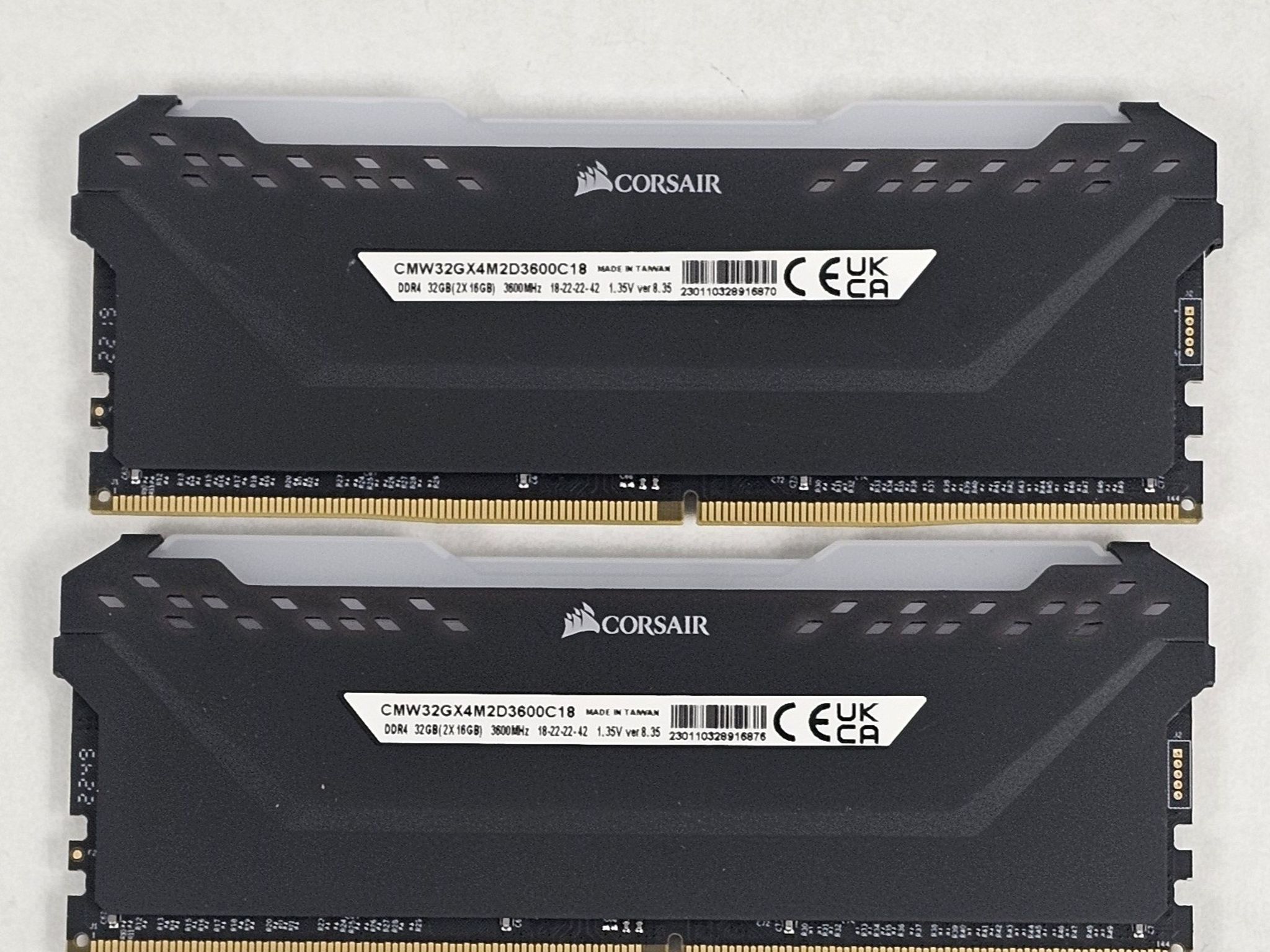 32GB DDR4 (2x16GB) CL18 3600MT/s Corsair Vengeance RGB PRO