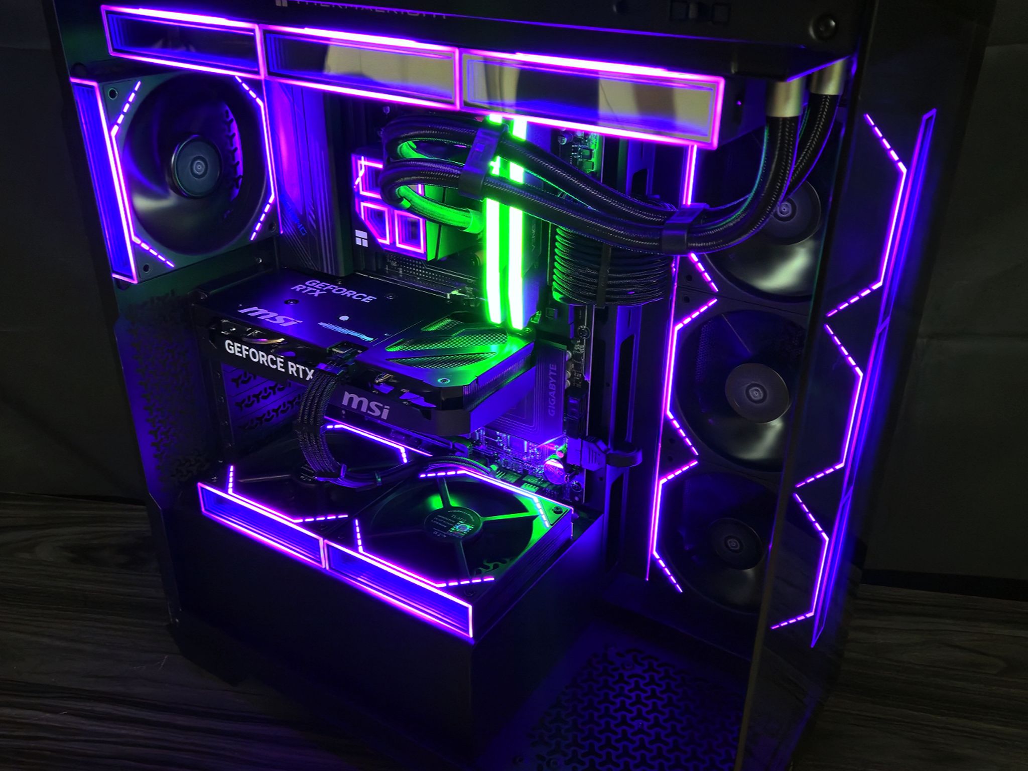 7800X3D - RTX 5060 Ti 16GB - 32GB DDR5 6000 - 2TB Gen4 NVMe - Corsair RM750e - Custom