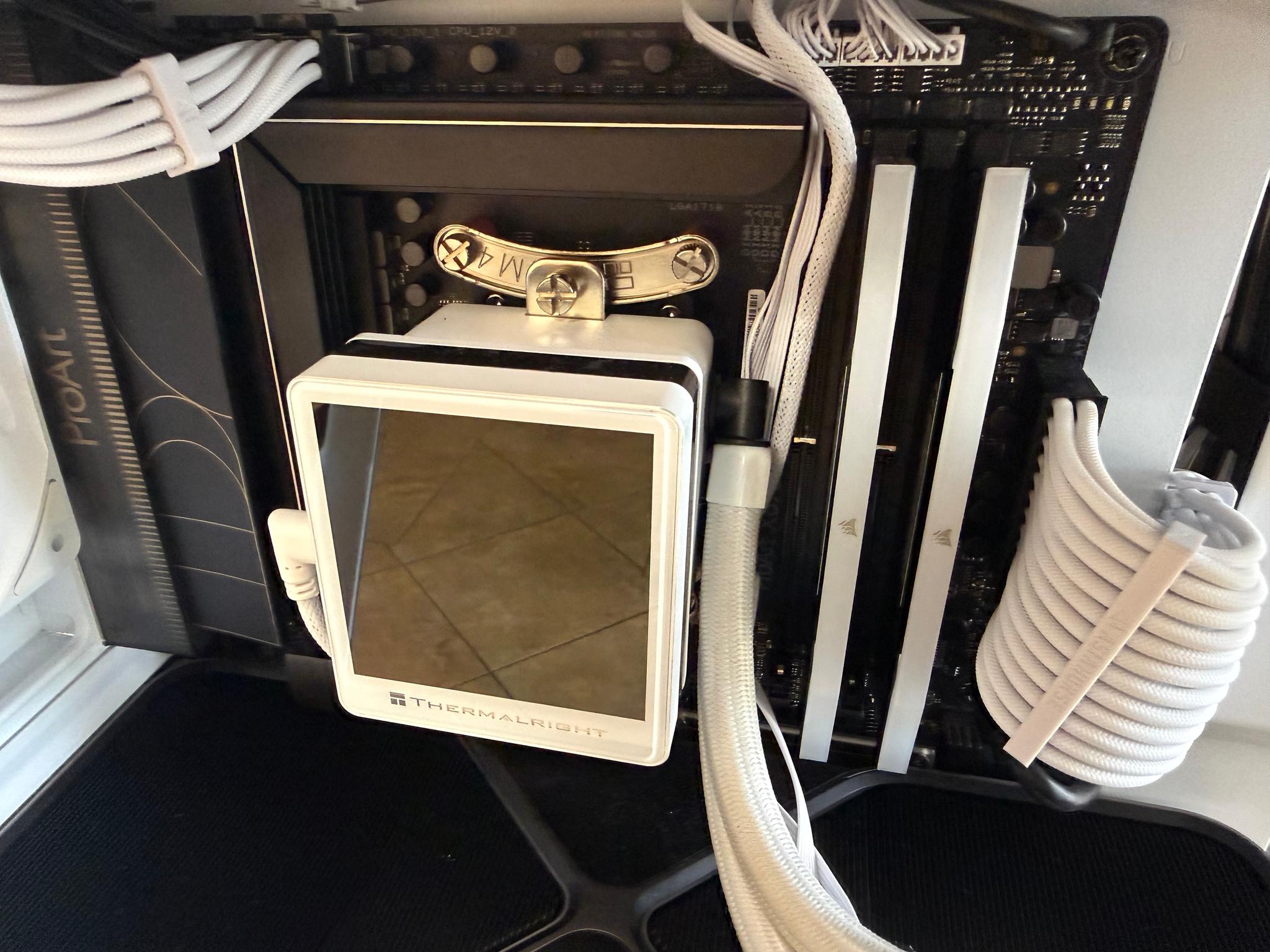 🤍 White Flagship Creator & Gaming PC | Ryzen 9 9950X3D | RTX 5080 Founders Edition | 64GB DDR5