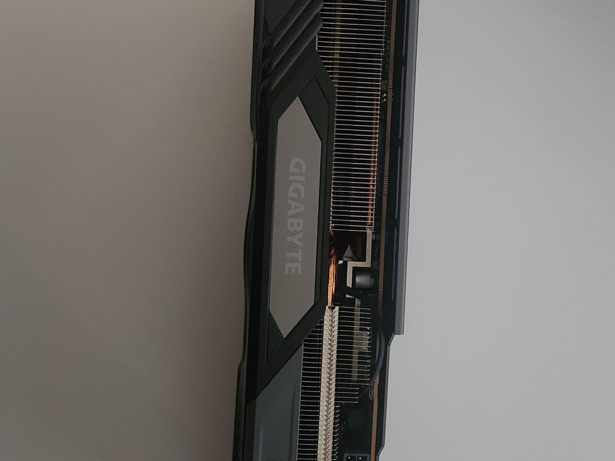 Radeon RX 7800xt GIGABYTE GAMING OC 16gb VRAM + CABLE EXTENSIONS