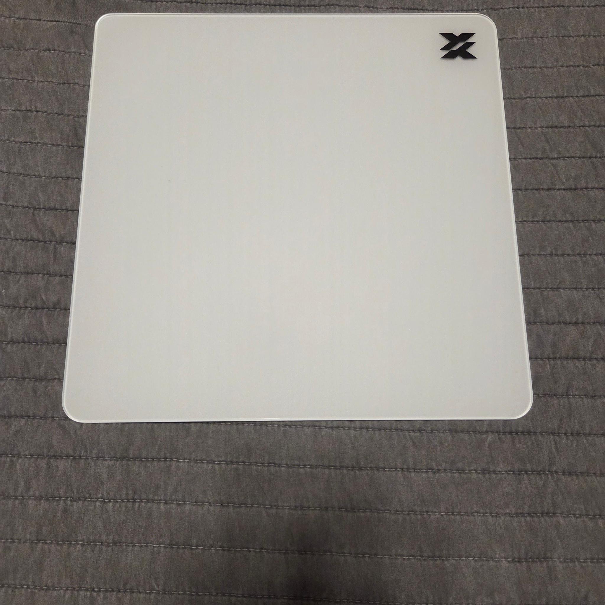 LTC glass gaming mouse pad in White (Excellent Condition)