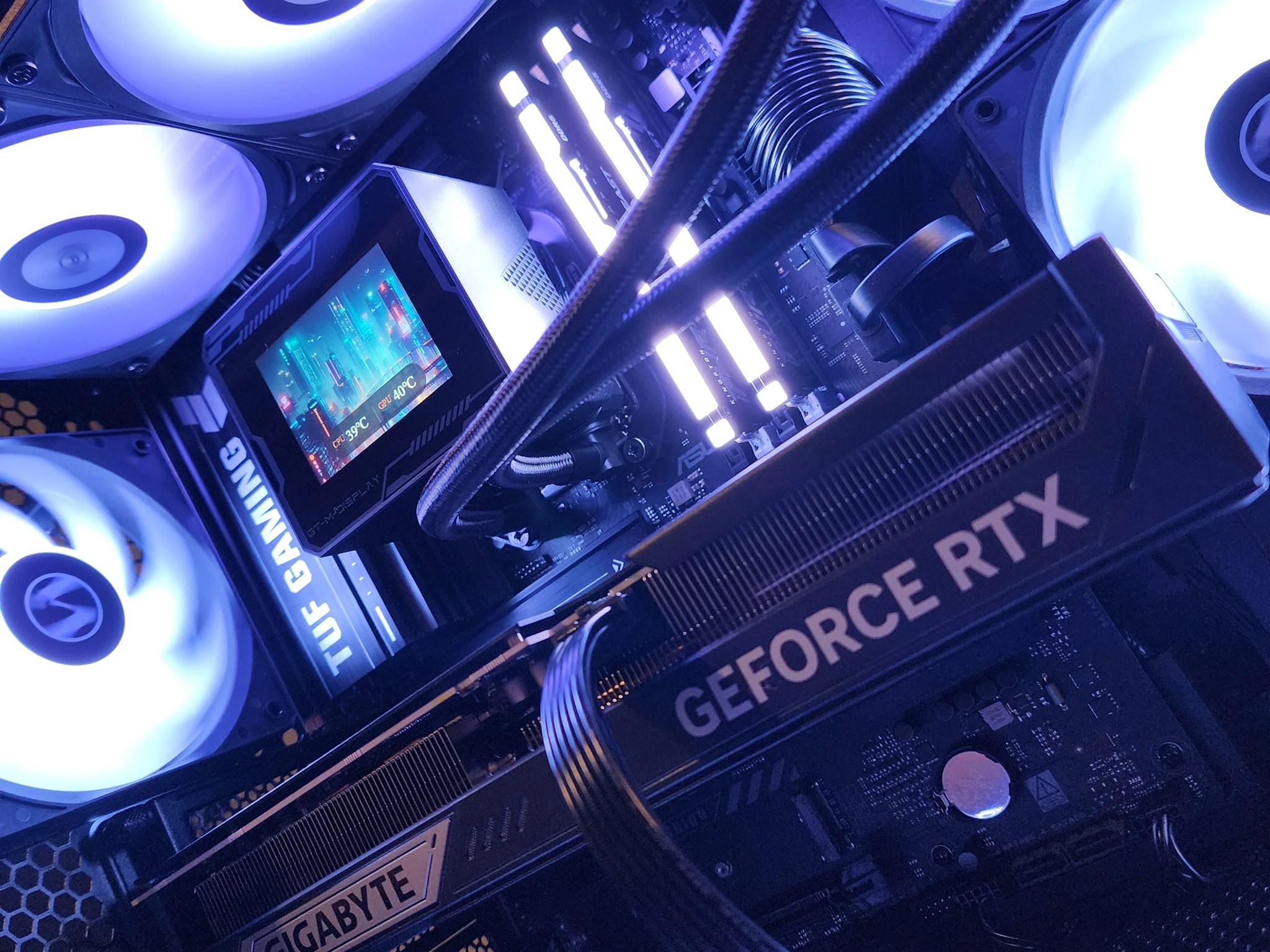 RTX 5080 / Ryzen 7 9800X3D / 32GB DDR5 RAM / 2TB NVMe