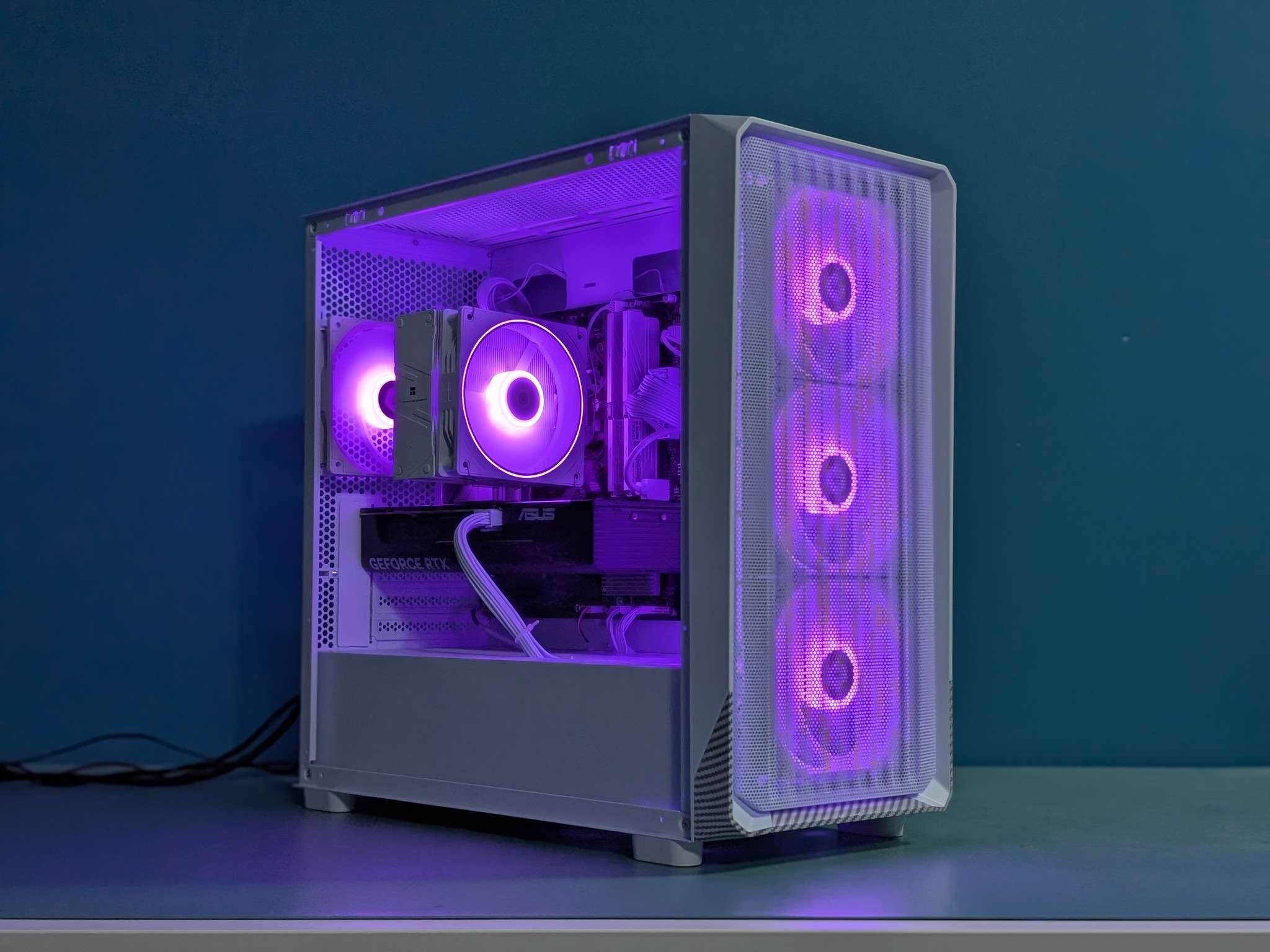 Pristine White Gaming Rig – RTX 5060 & Ryzen 5 8400F (Brand New / ARGB Custom)