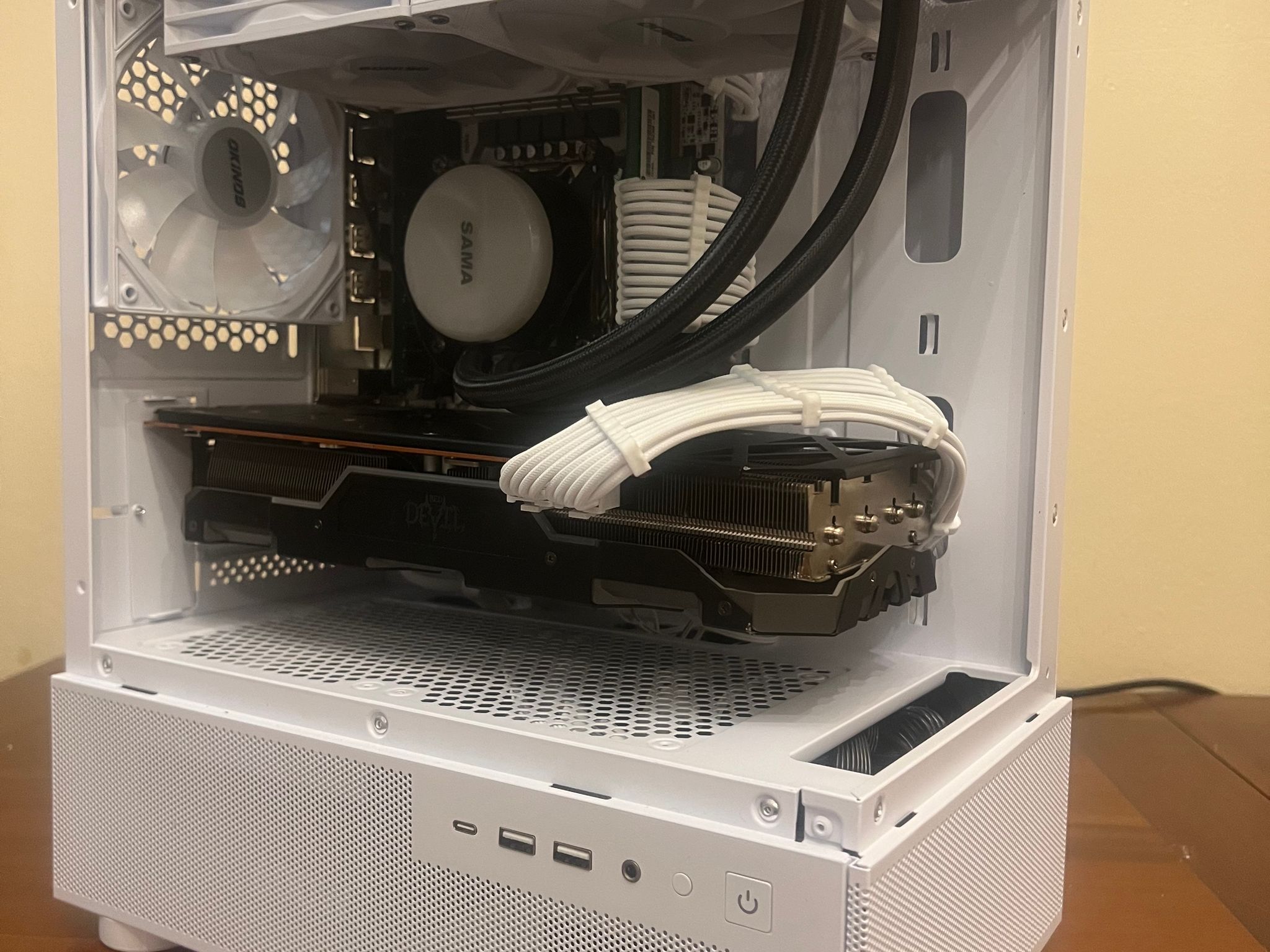 Water Cooled Intel 10 Core White Gaming PC RX 5700xt 8GB 1TB Storage 16GB RAM WIFi WINDOWS 10 Pro