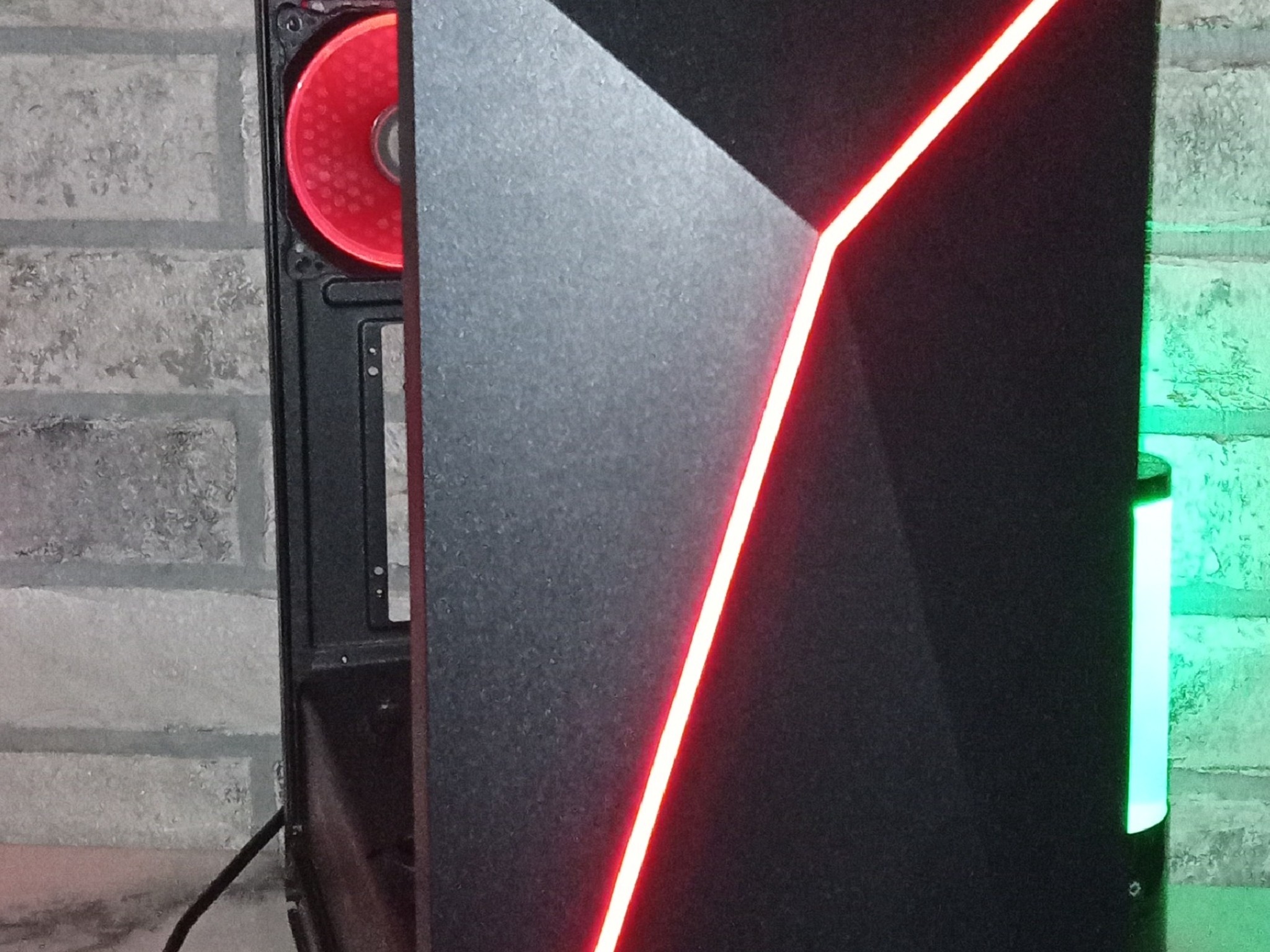 DESKTOP COMPUTER/I5/RX 570 8G/16GB RAM/465GB HD/WIN10 PRO/WIFI