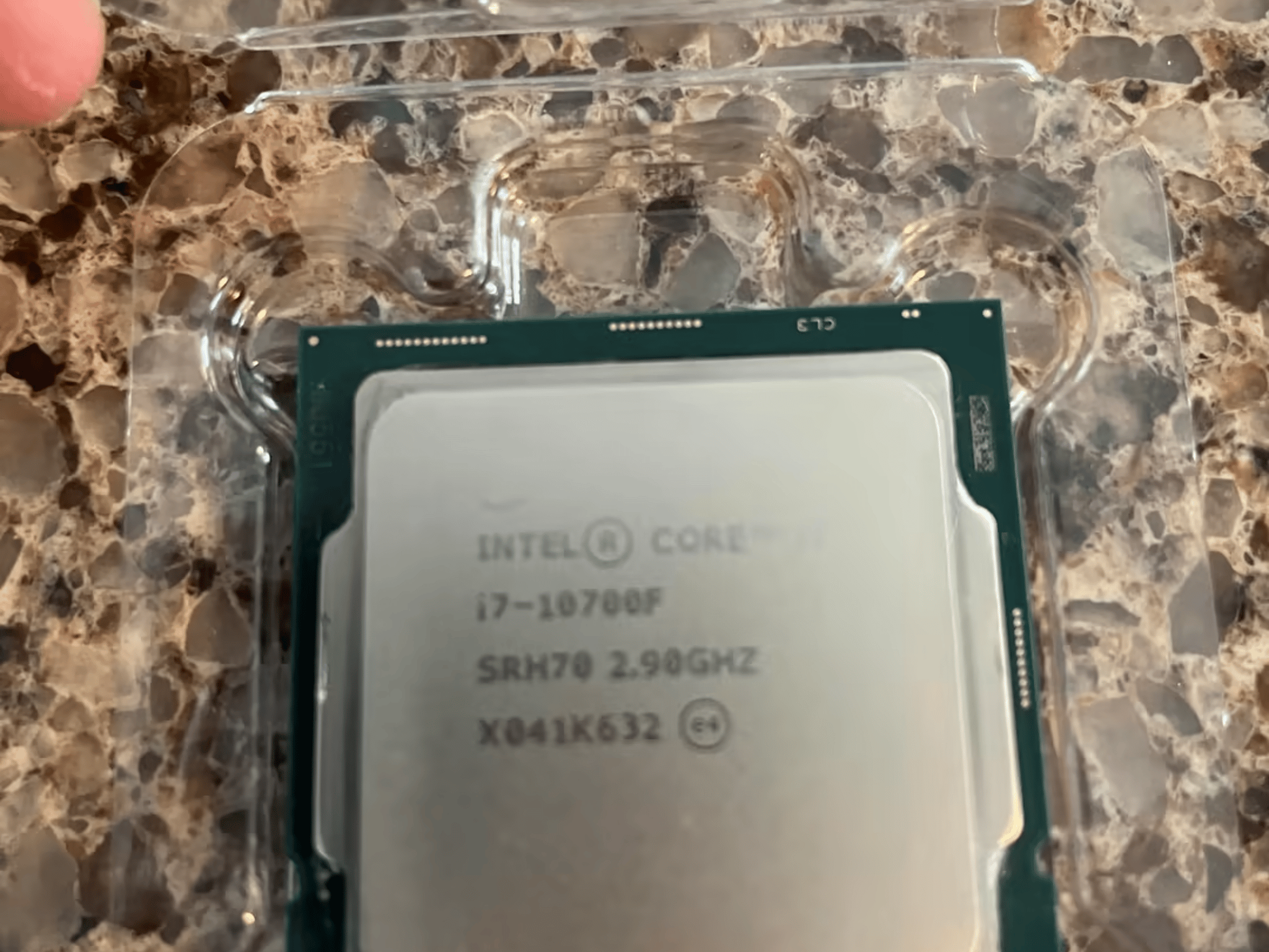 i7 10700F