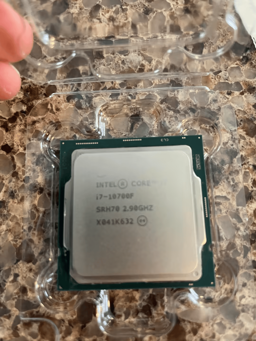i7 10700F
