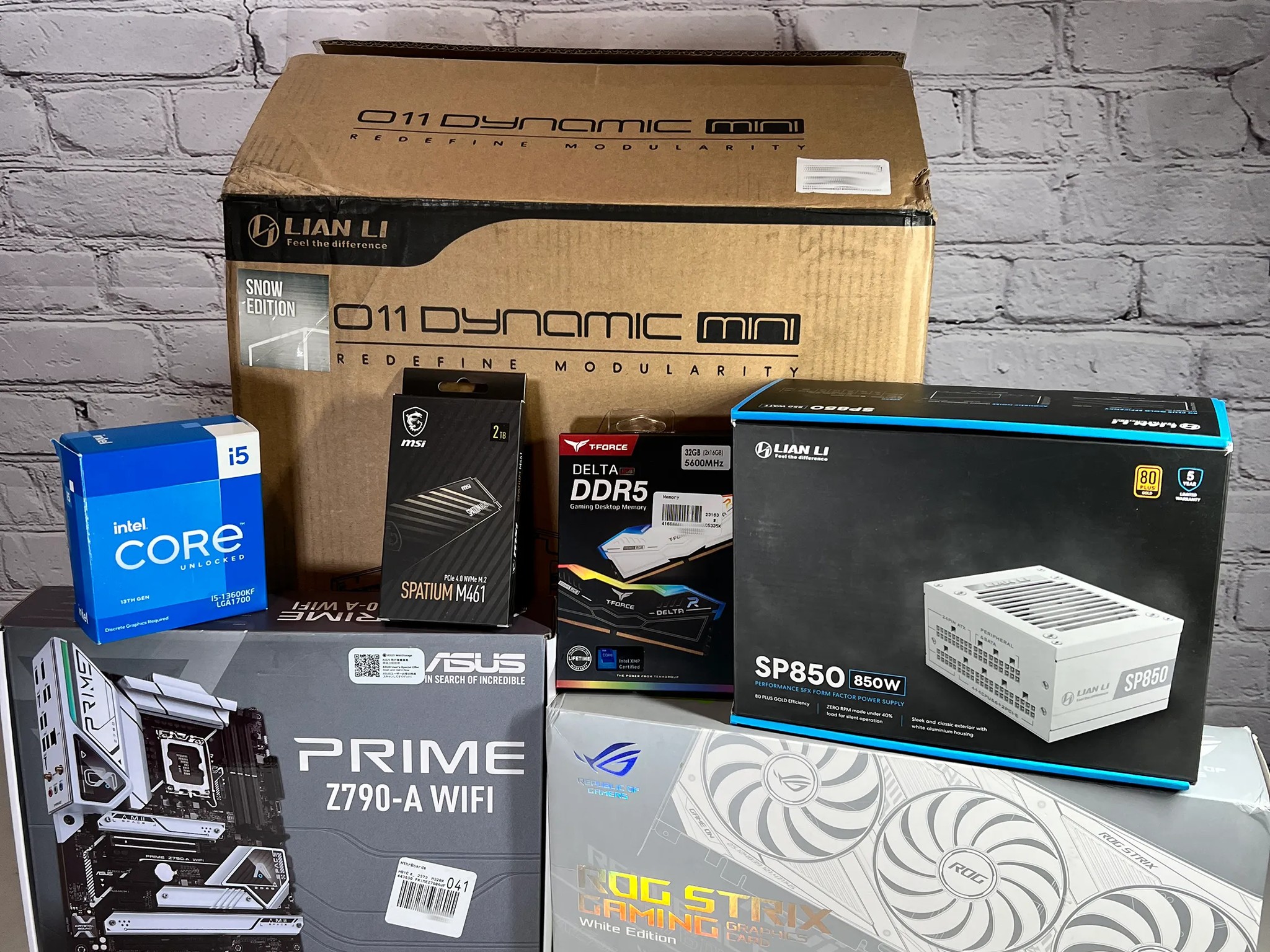 Snow Edition - Intel 13600KF Asus ROG Strix RTX 3080 32GB DDR5 RAM 2TB M.2 Win 11 Pro