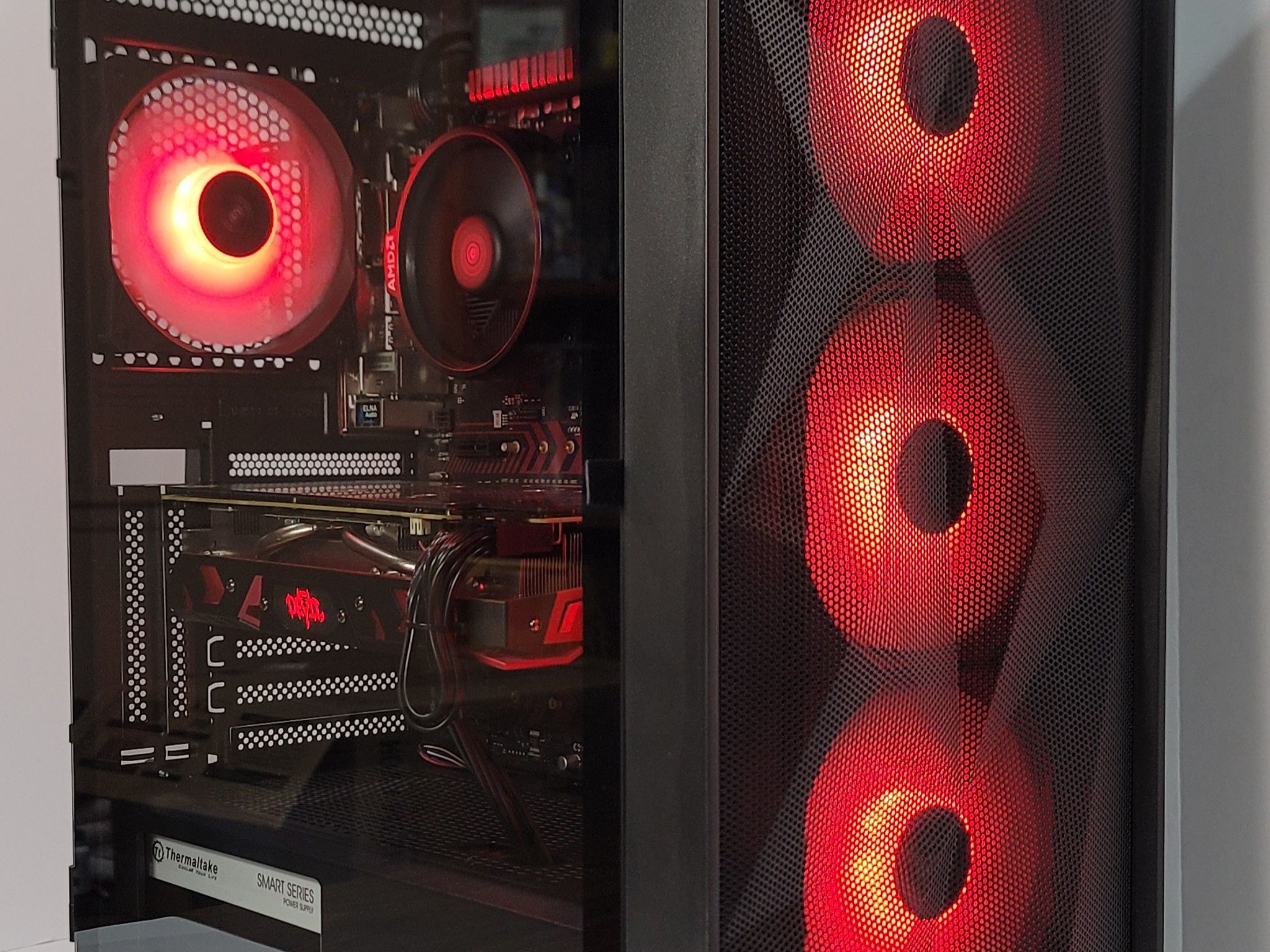 AMD Radeon RX 590 Ryzen 5 1600 Devil Gaming PC