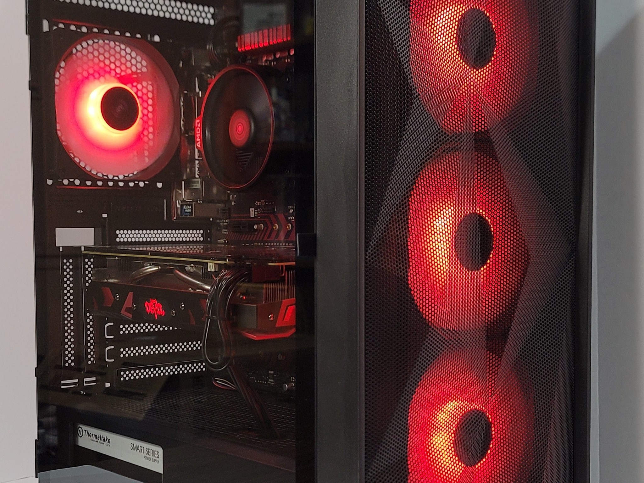 AMD Radeon RX 590 Ryzen 5 1600 Devil Gaming PC