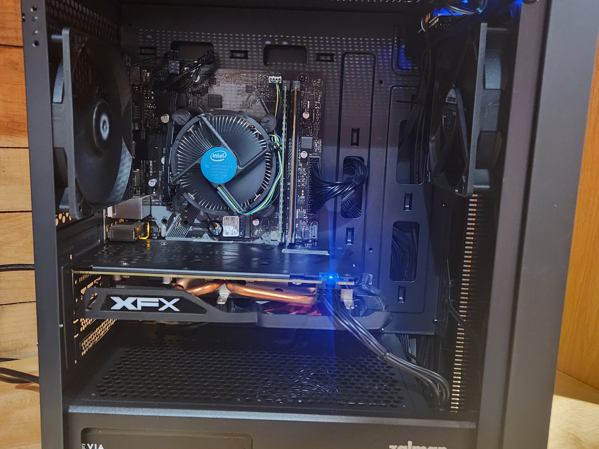 BUDGET GAMING PC Windows 11, RX 580 8GB, i5 9500, 16GB RAM, 256GB M.2