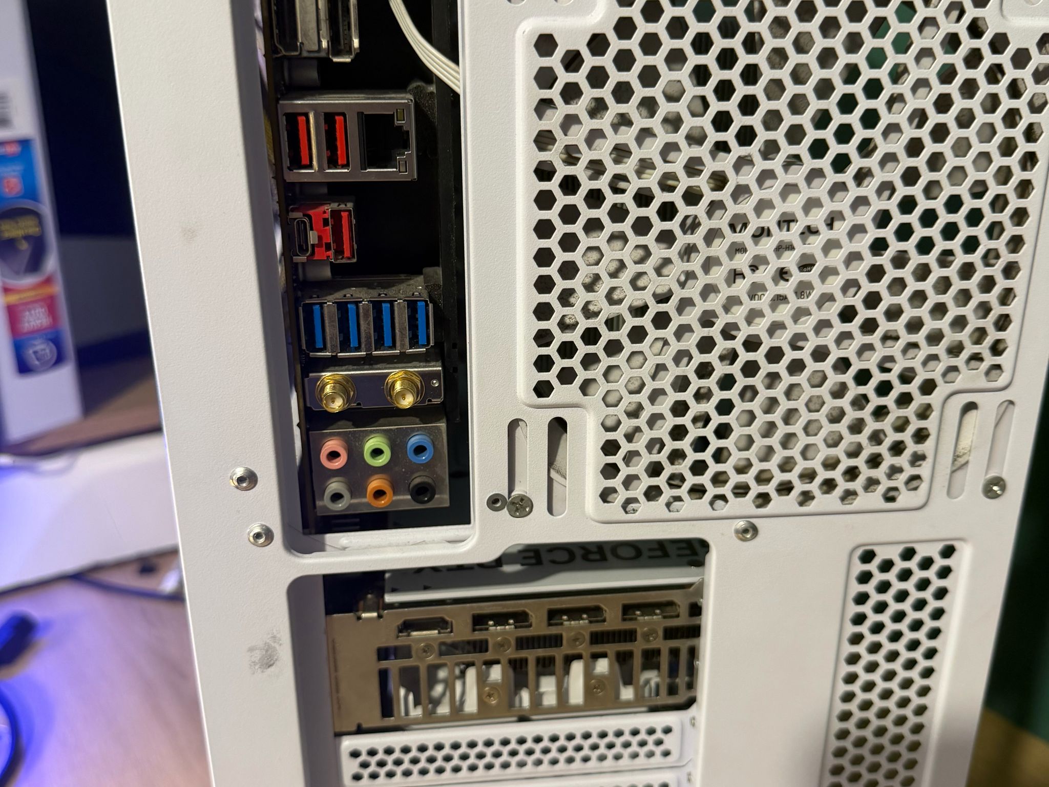 White Gaming PC | Ryzen 7 7800X3D | RTX 4060 8GB | 32GB DDR5-6000 | MSI B650 | 1TB NVMe