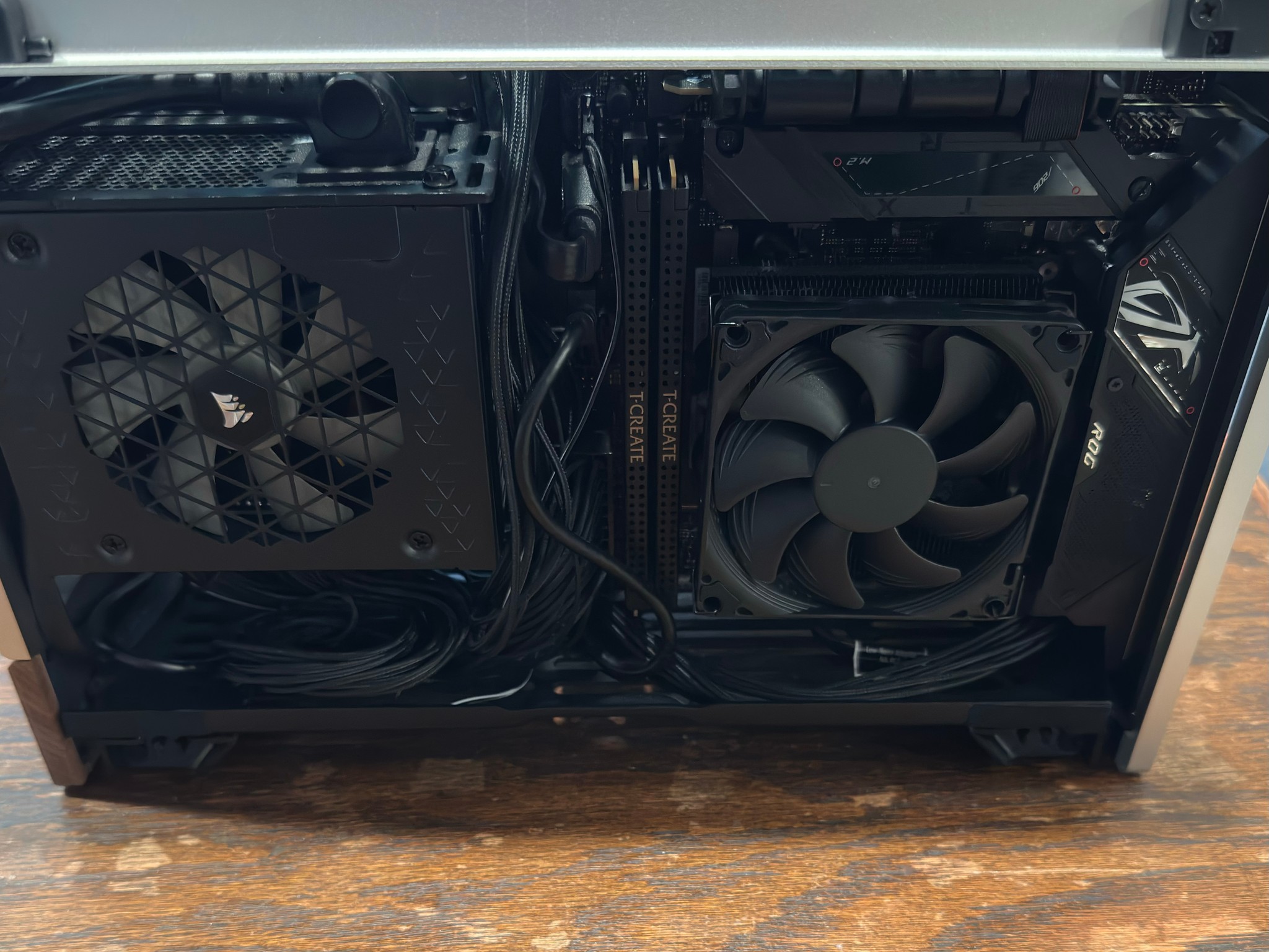 RTX 4070TI Super X Ryzen 7 7800X3D SFF PC