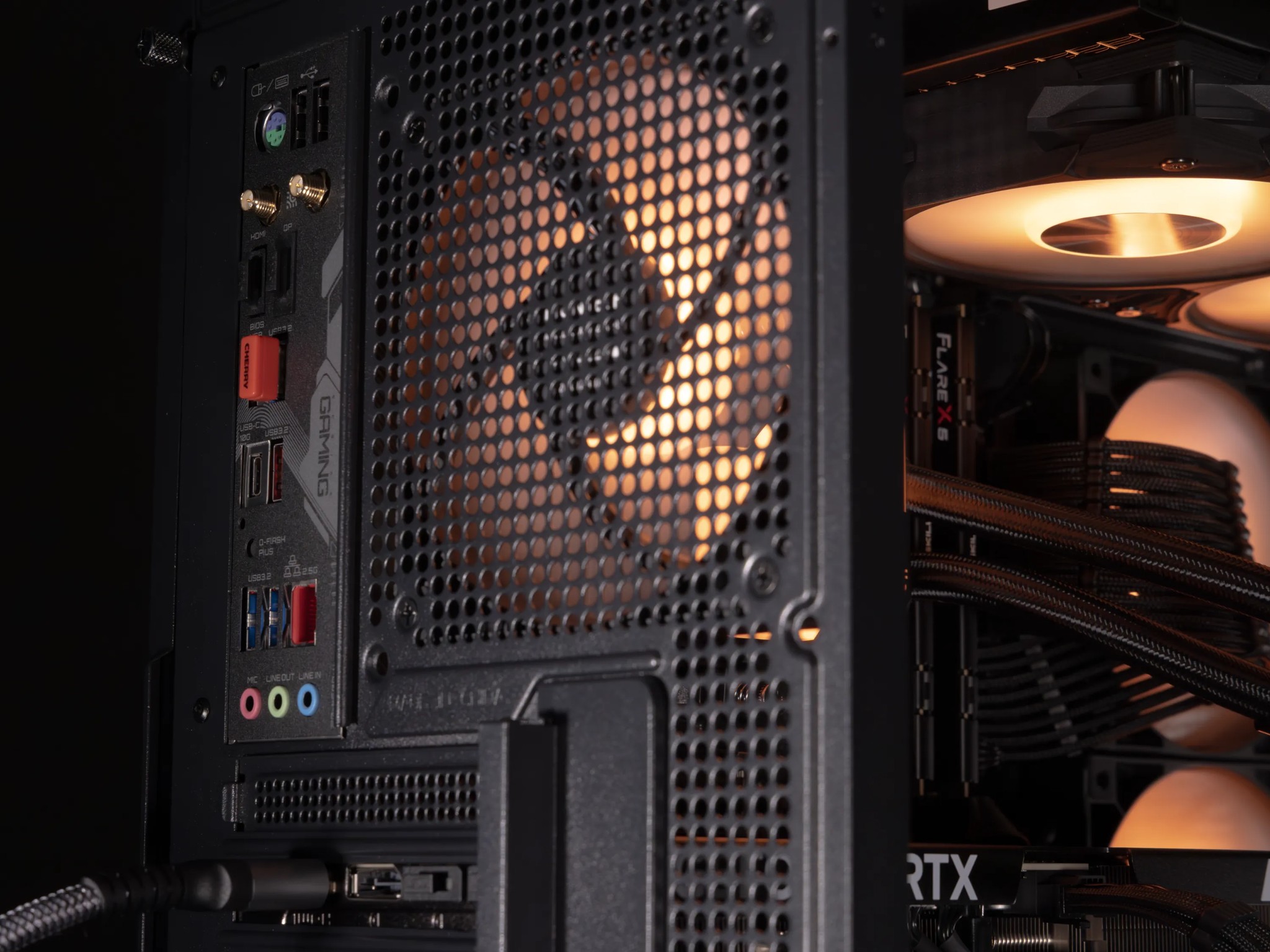 🚀 Boost 🚀  RTX 5070Ti / AMD R7 9700X / 1TB NVME / 32GB DDR5 RAM / 360 AIO / Windows 11 Pro